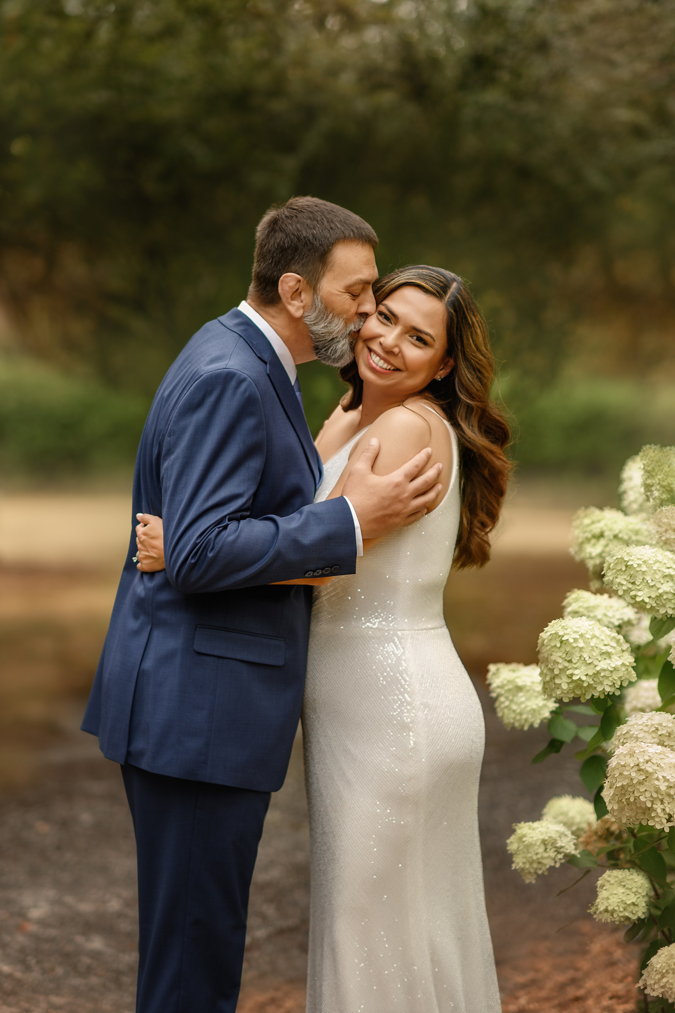 Elopements. Wedding & family photography in Seattle area. Helen Michelle photographer