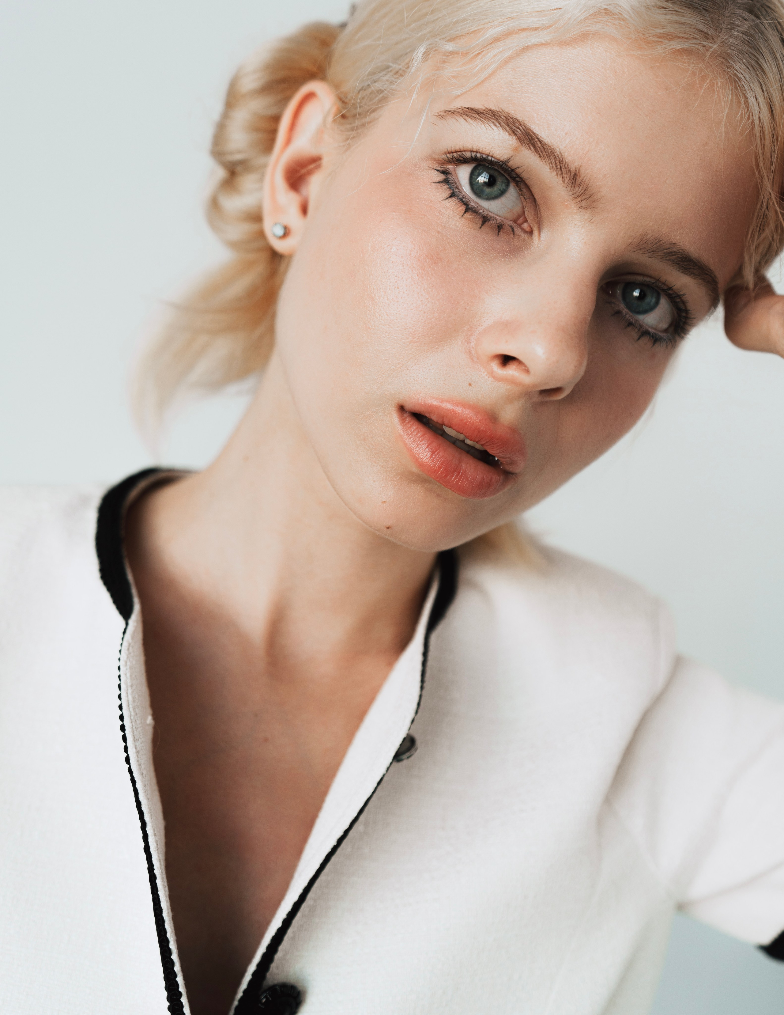 Milky. Alisha Geva женский портретный фотограф в Дубае