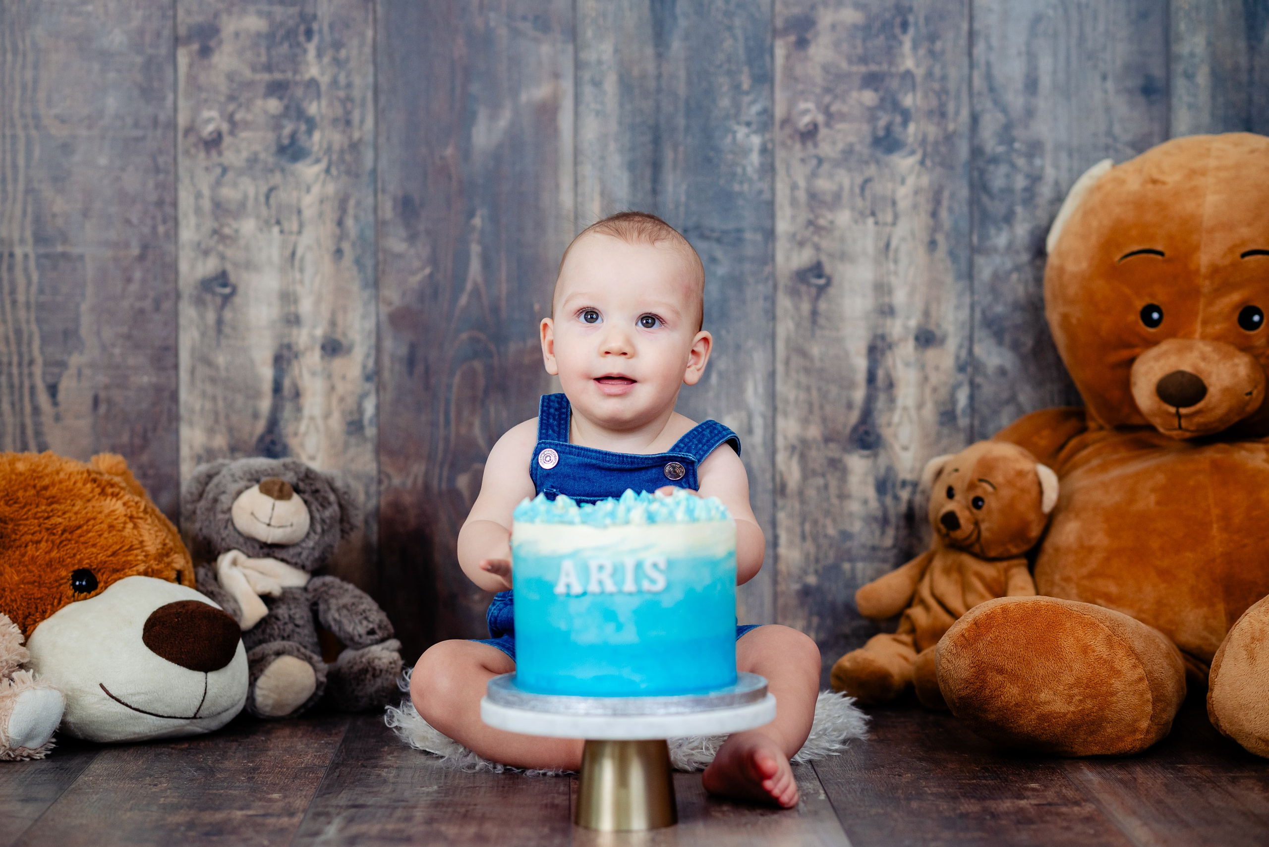 Smash the cake — Aris. The Unseen by Giani Maftei