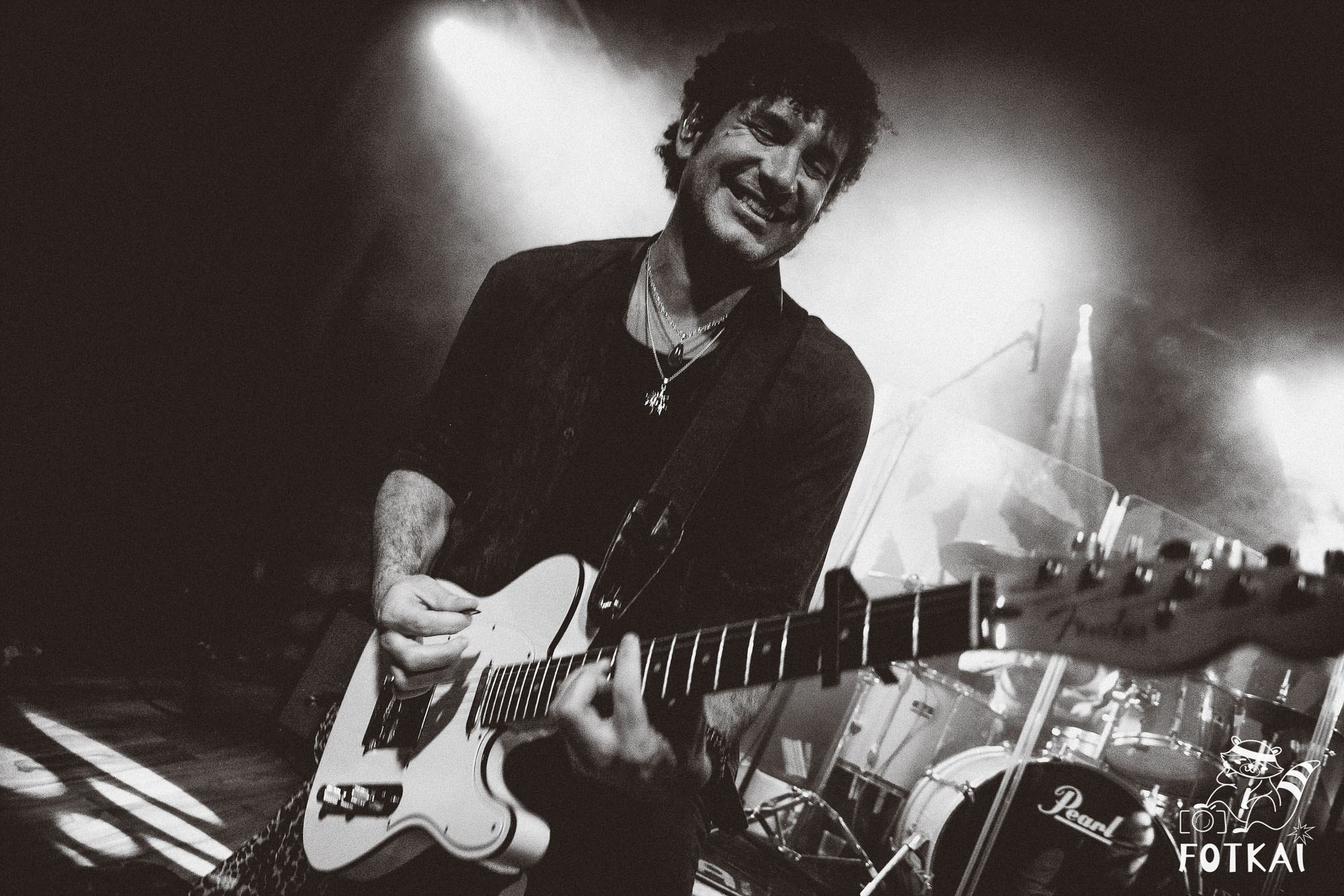 DENISDENIS — reportaje fotográfico del concierto en la Sala Marearock (Alicante) | FOTKAI