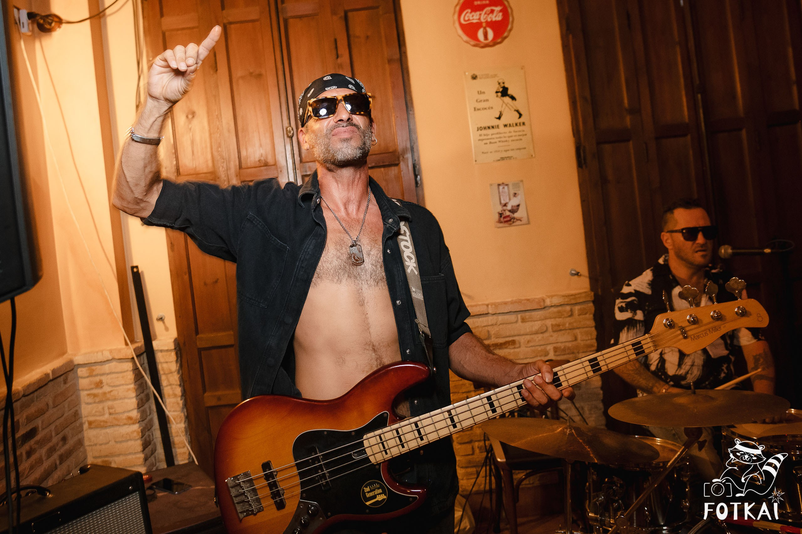 Stones of the Coast en Café Aljibe Rojales: Reportaje fotográfico 30.08.25 | FOTKAI