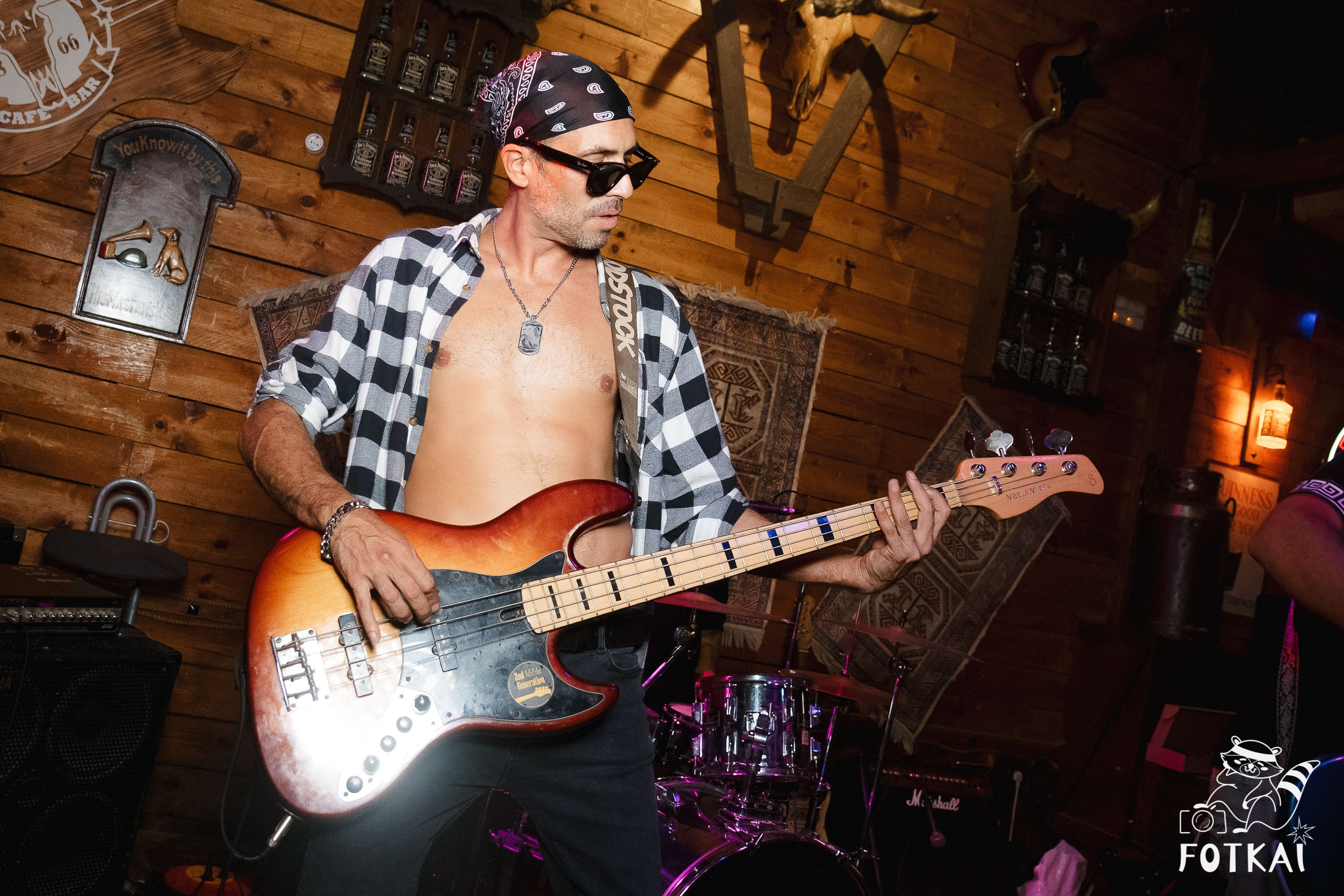 Stones of the Coast en El Paso Rock Bar Torrevieja: Reportaje fotográfico 20.09.25 | FOTKAI