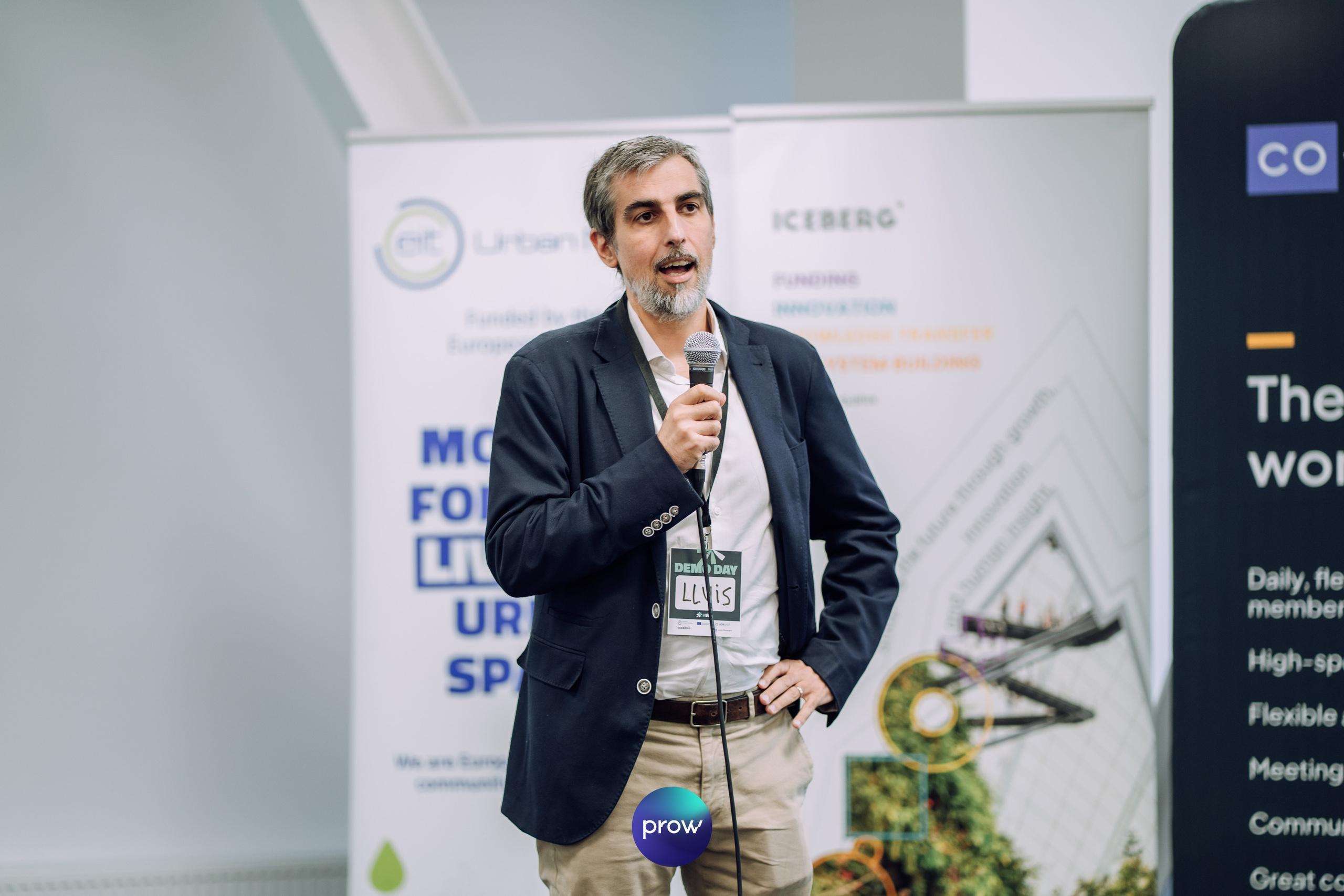 InVest DemoDay @ Cowork. Cozac Cristian Photographer