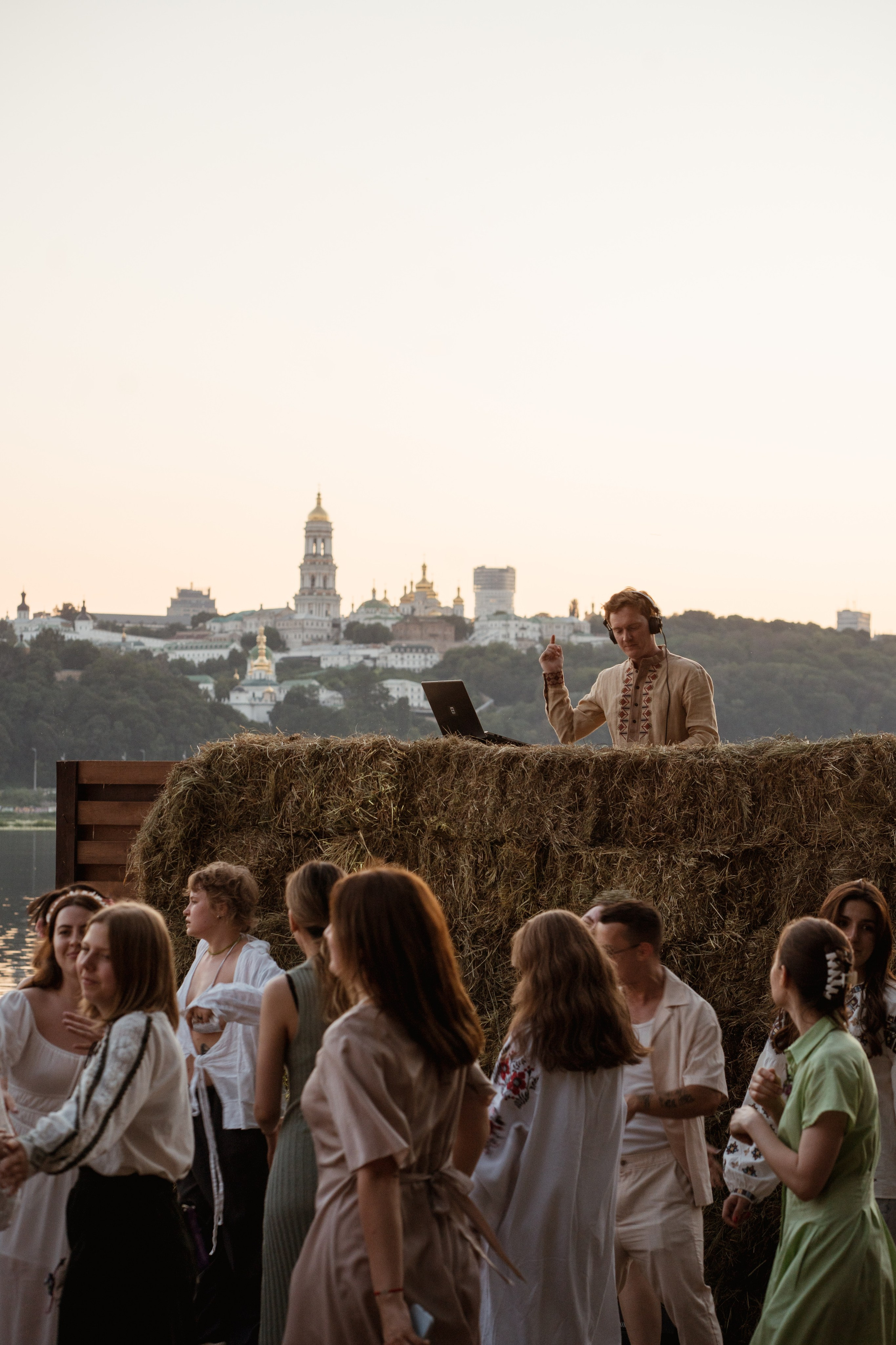 Milk Bar Party. Kostiantyn Holinchenko. Reportage and portrait photographer