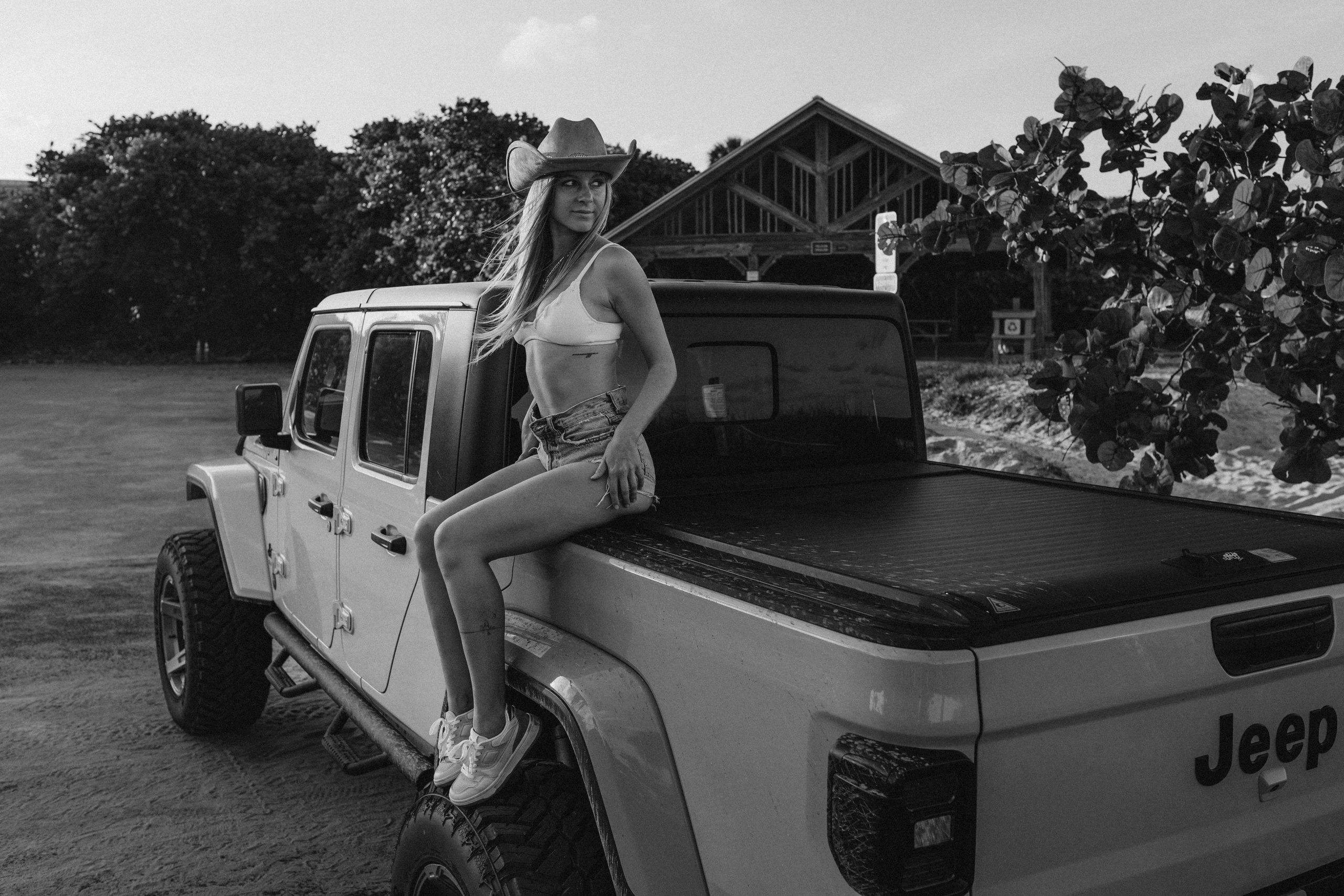 WEST. TETIANA UDOVYCHENKO STREET & PORTRAIT PHOTOGRAPHER