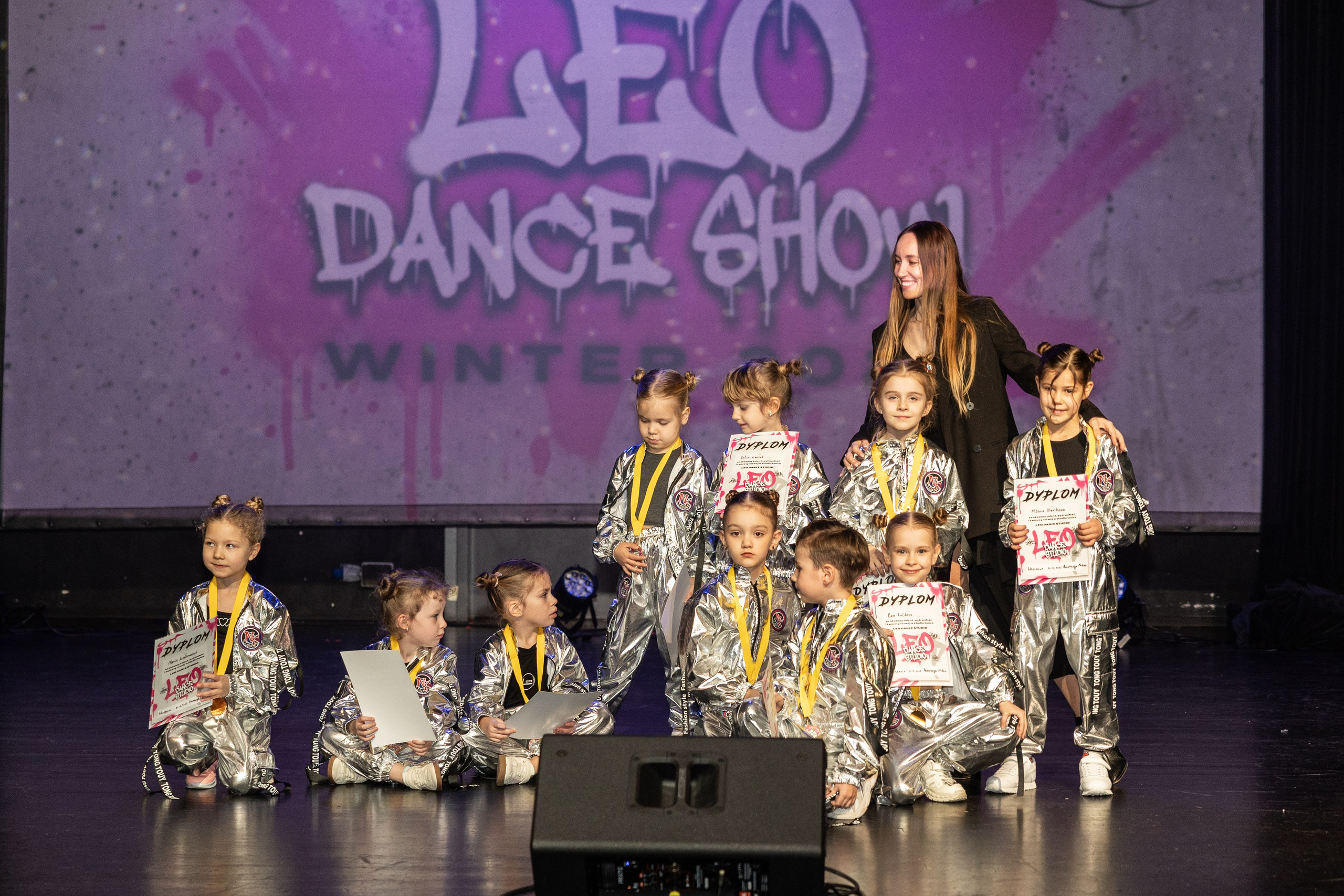 LEO DANCE SHOW WINTER 2025. Семейный и детский фотограф в Варшаве Мила Бобровская