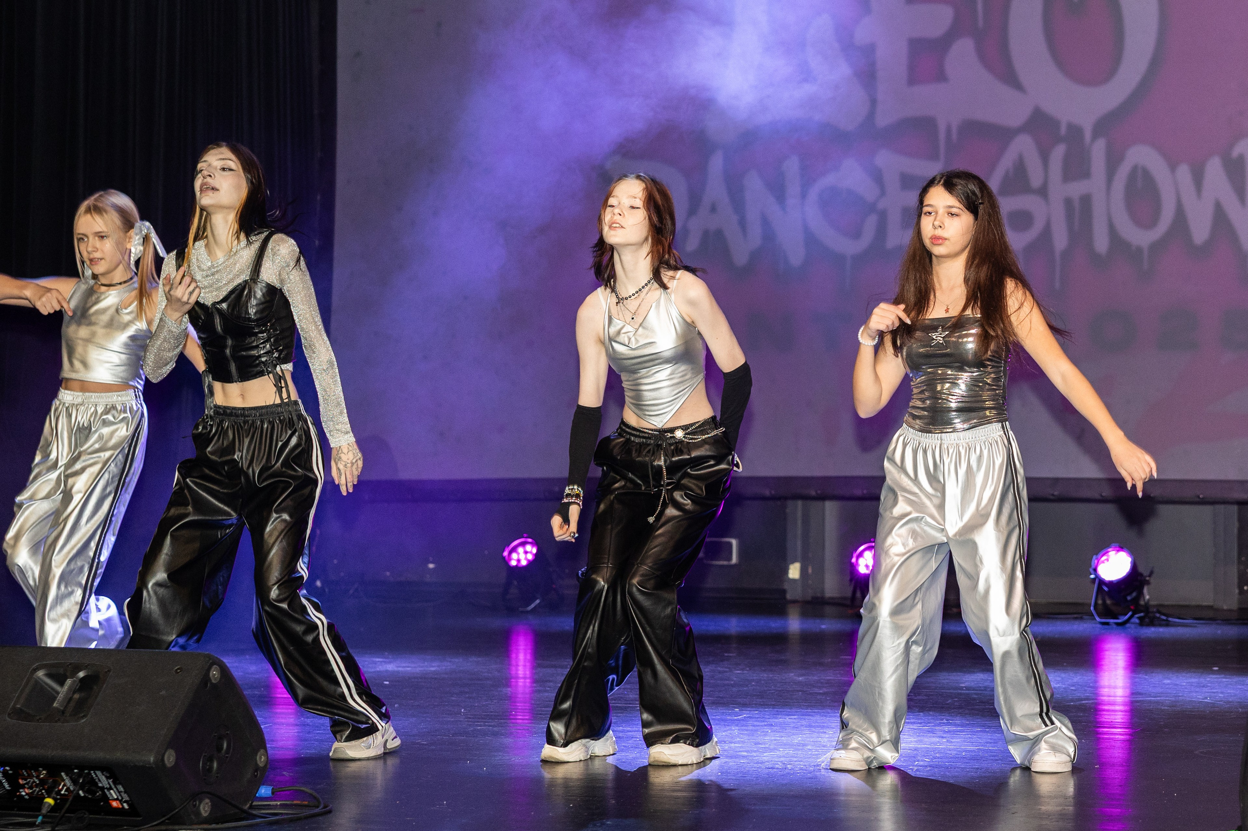 LEO DANCE SHOW WINTER 2025. Семейный и детский фотограф в Варшаве Мила Бобровская