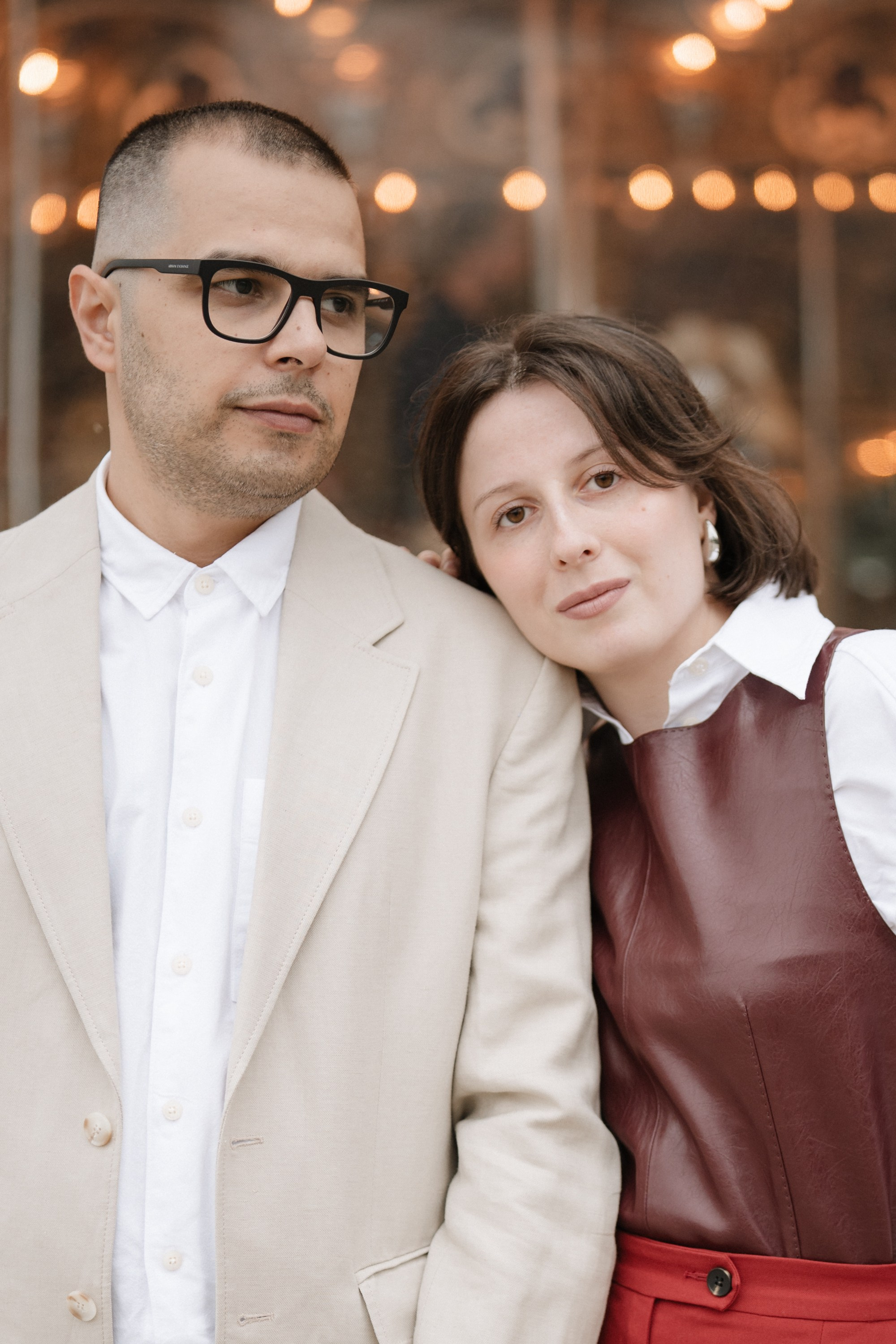 Couple in Dumbo. Portrait and wedding photographer in New York