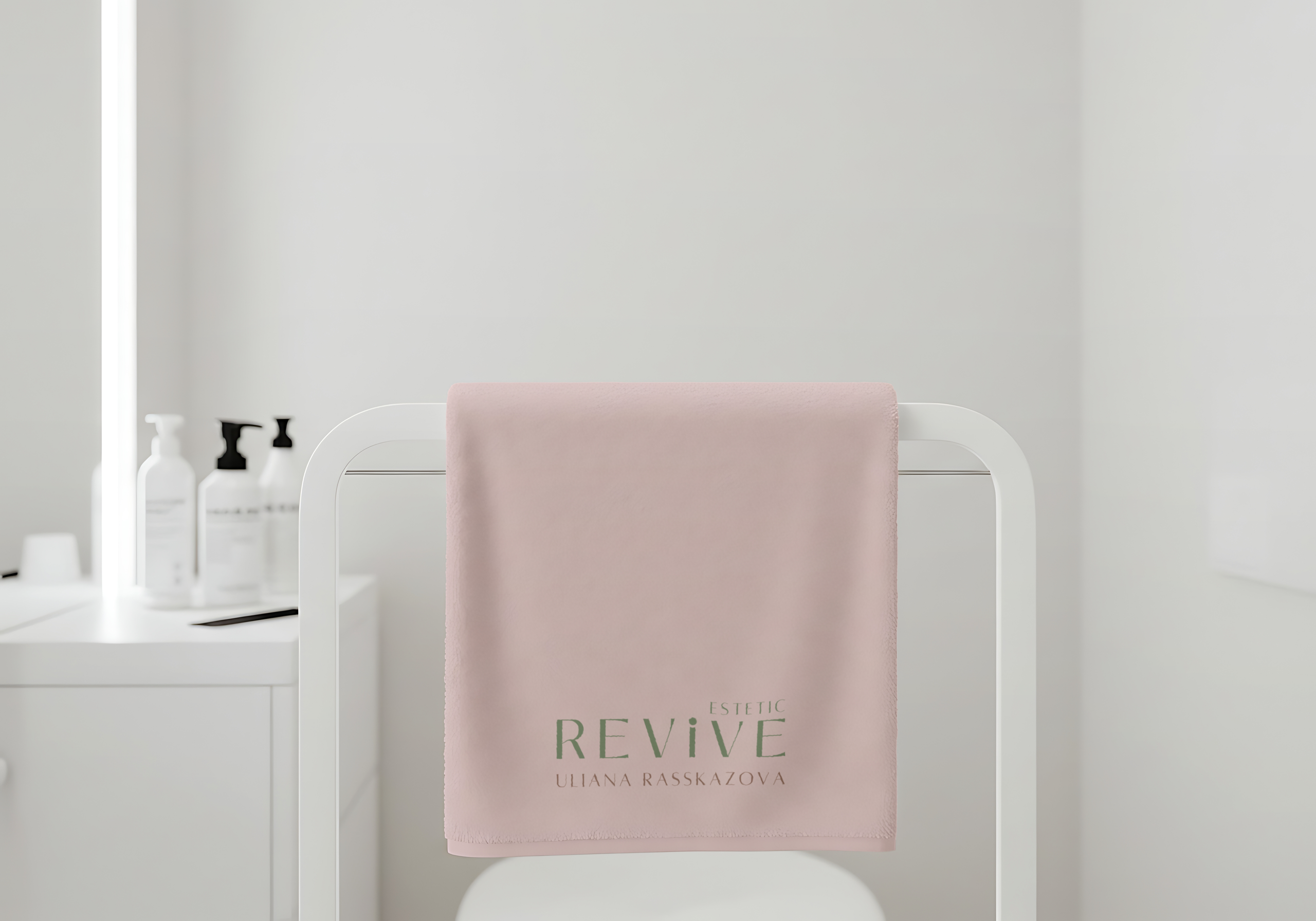 REVIVE estetic. Графический дизайнер и ретушёр Юлия Абрамова