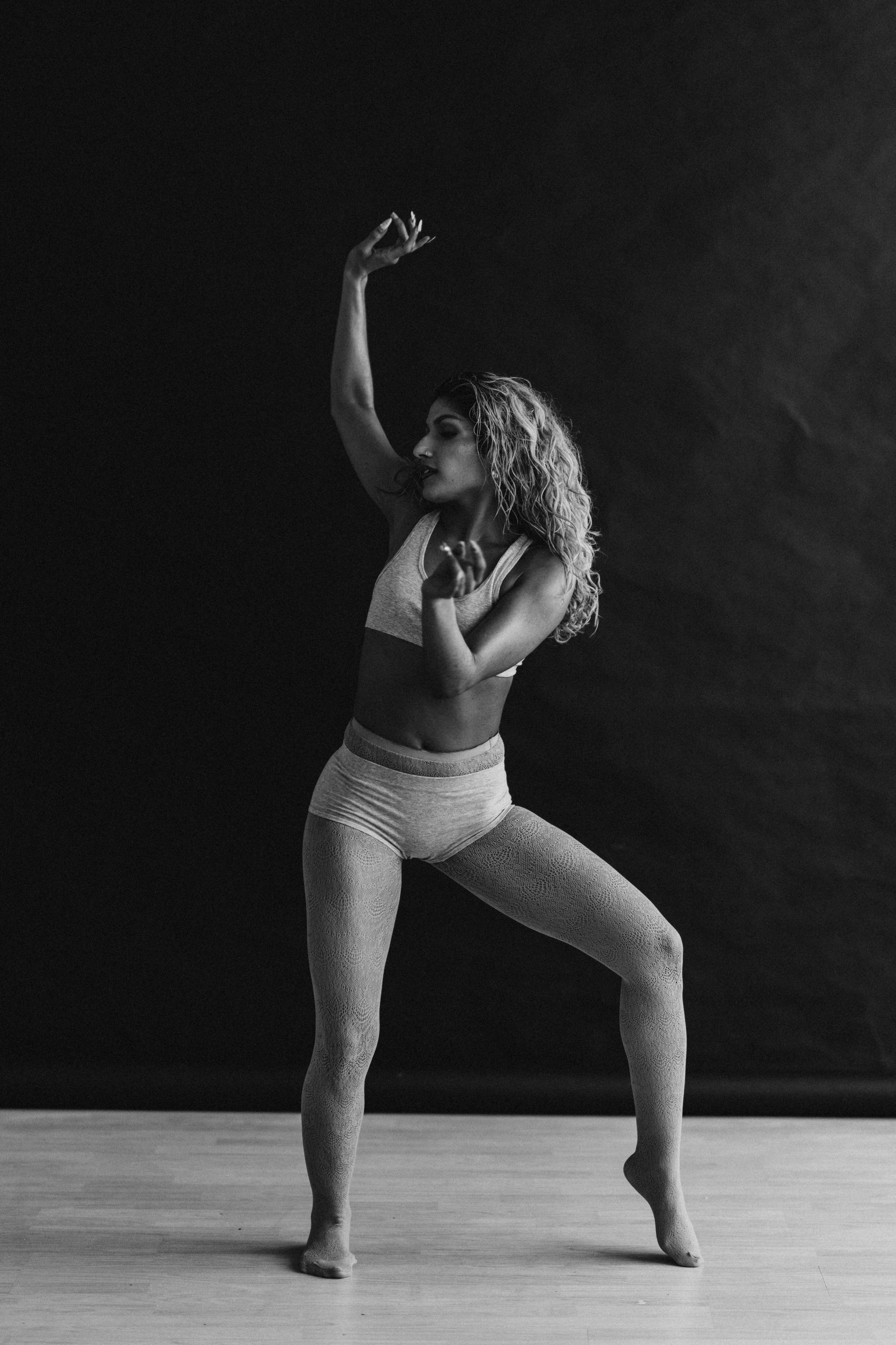 DANCERS. Victoria Olonen – Cinematic Portrait Artist | Helsinki & Europe