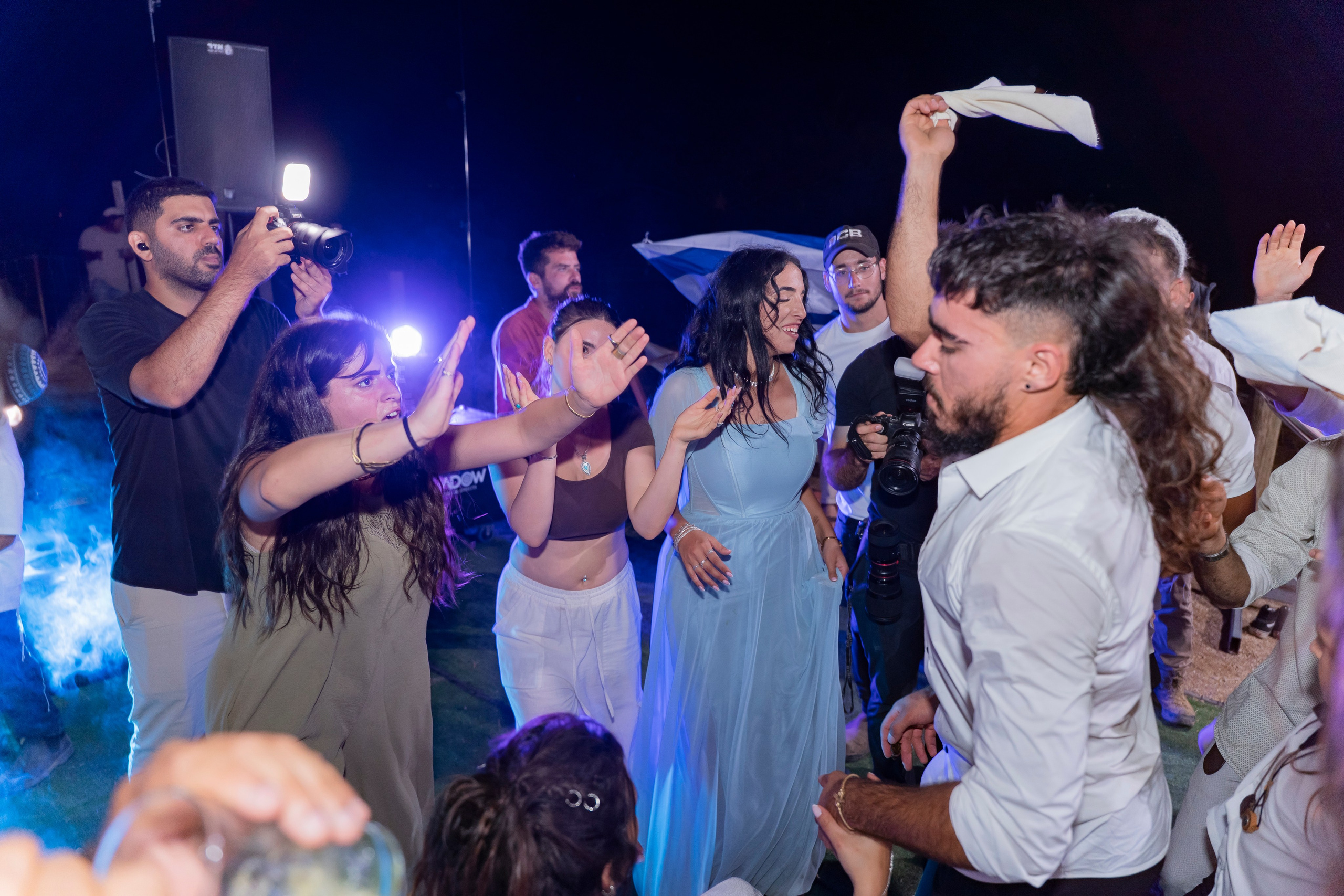 אביה ואחיה. יוסף מזרחי צילום חתונה, ברית וזוגיות. צלם מקצועי שאוהב להוציא אתכם הכי יפים ברגעים הכי מרגשים