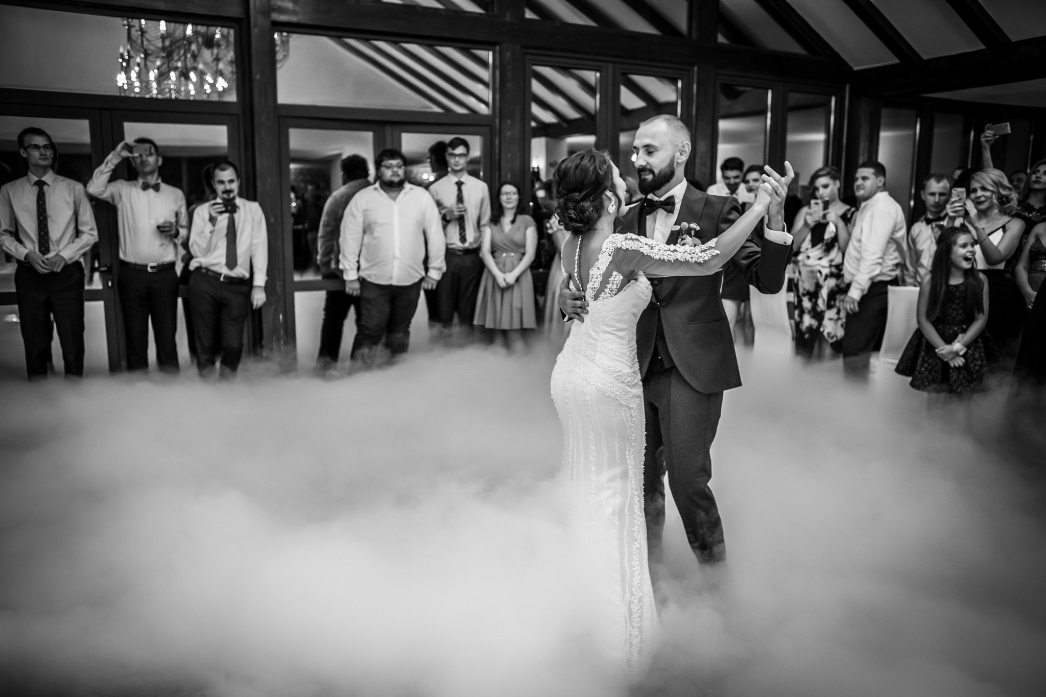 Otilia si Dragos by fotograf nunta Iasi — Eduard Schiopu