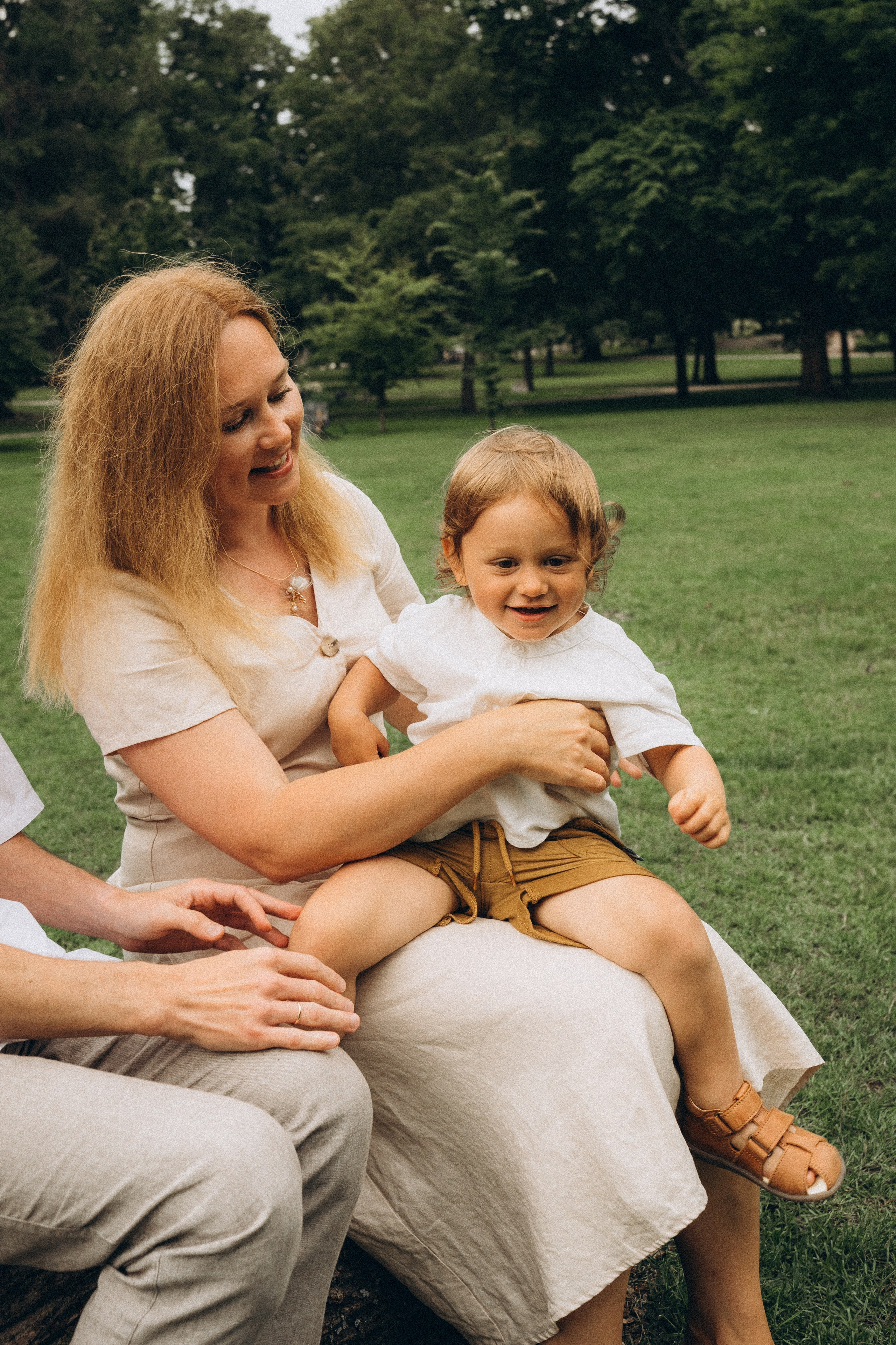 Kaivopuisto. Wedding and potrait photographer in Helsinki Vickan O