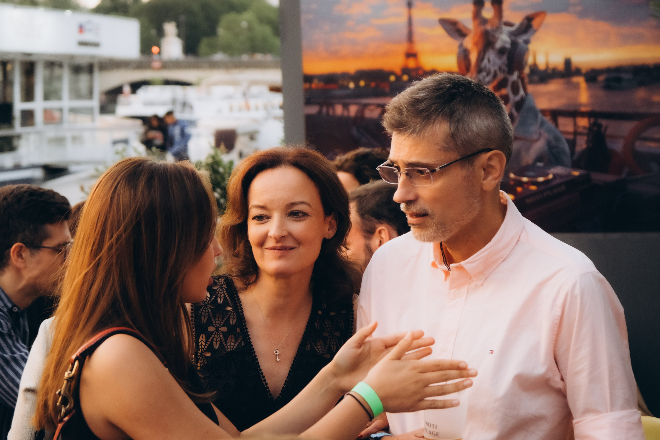 Marie’s Birthday with an Eiffel Tower view. Photographer in Paris Marina Chaput