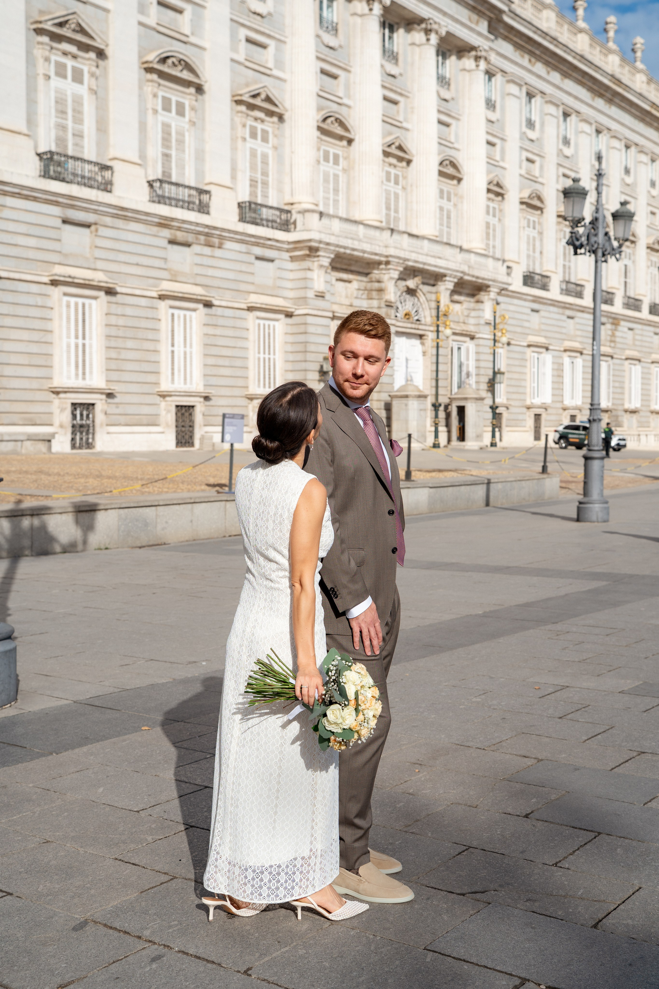Elopement photoshoot in Madrid city centre. Fotógrafo en Madrid, España. Alyona Belyaninova