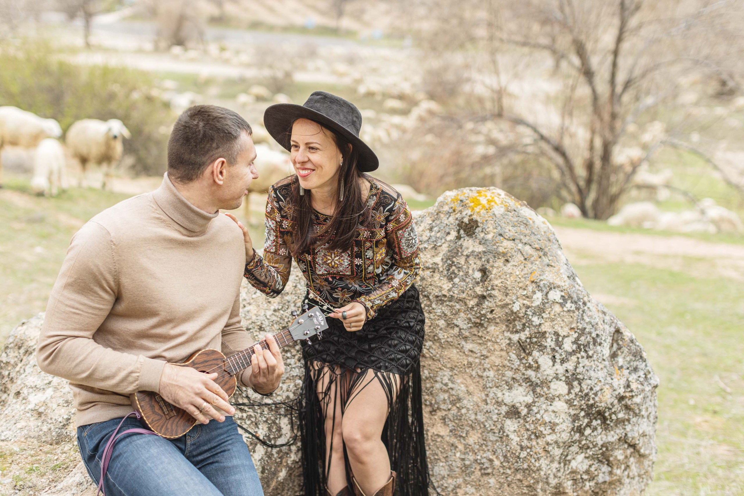 Stylish Photoshoot in the Charming Streets and Valleys of Cappadocia. Julia Ganch I Fashion Wedding Photography I Cappadocia Turkey