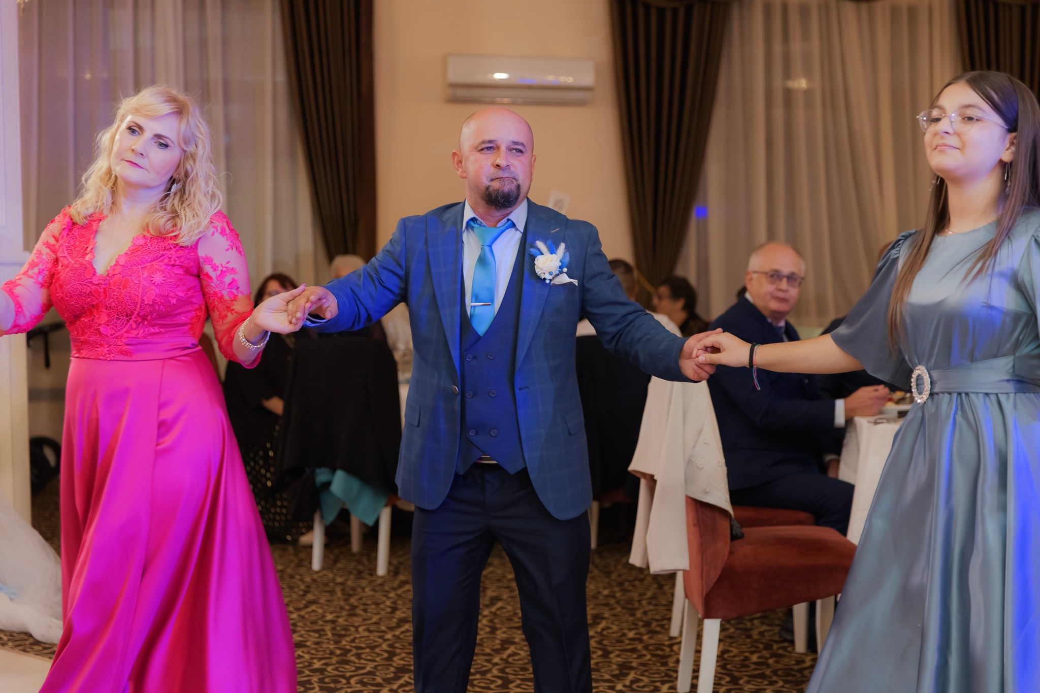 Mihai & Oana. Servicii foto-video profesionale, pentru momente de neuitat