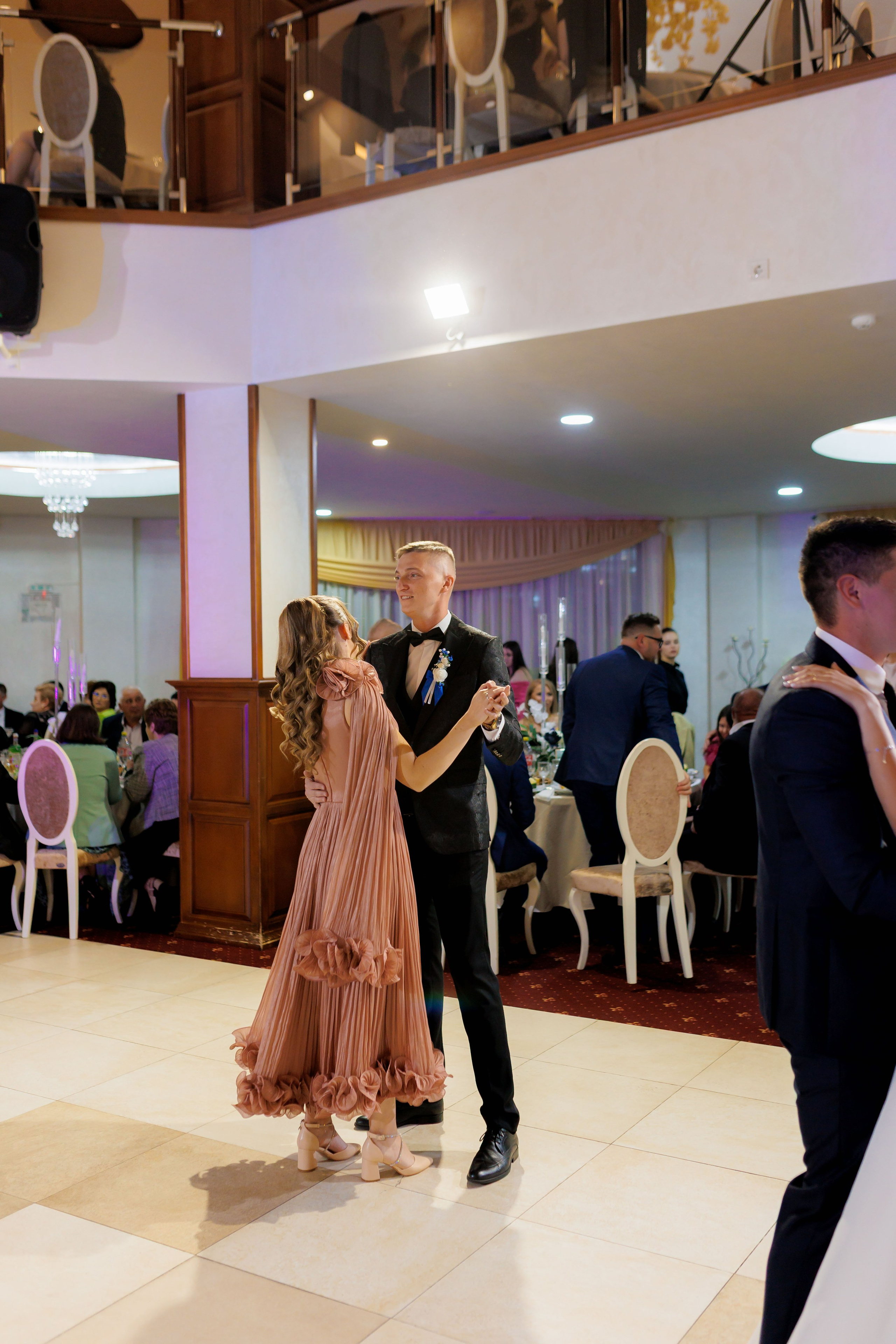 Loredana & Emilian – Ziua Nunții | Videografie - fotografie Botez Suceava, Iași, Botoșani. Servicii foto-video profesionale, pentru momente de neuitat