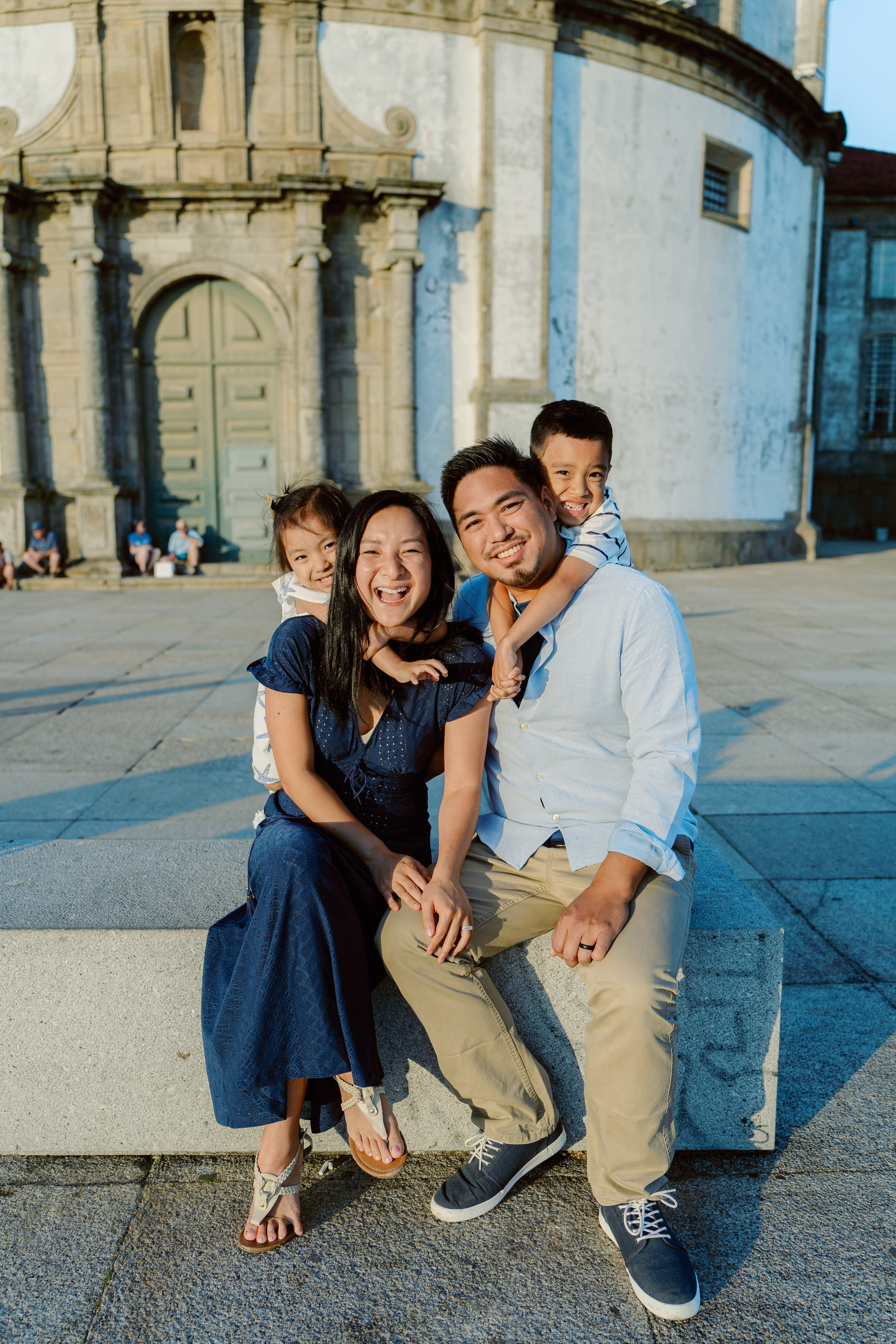 Family photo shoot in Porto. Photographer in Portugal Polina Gotovaya
