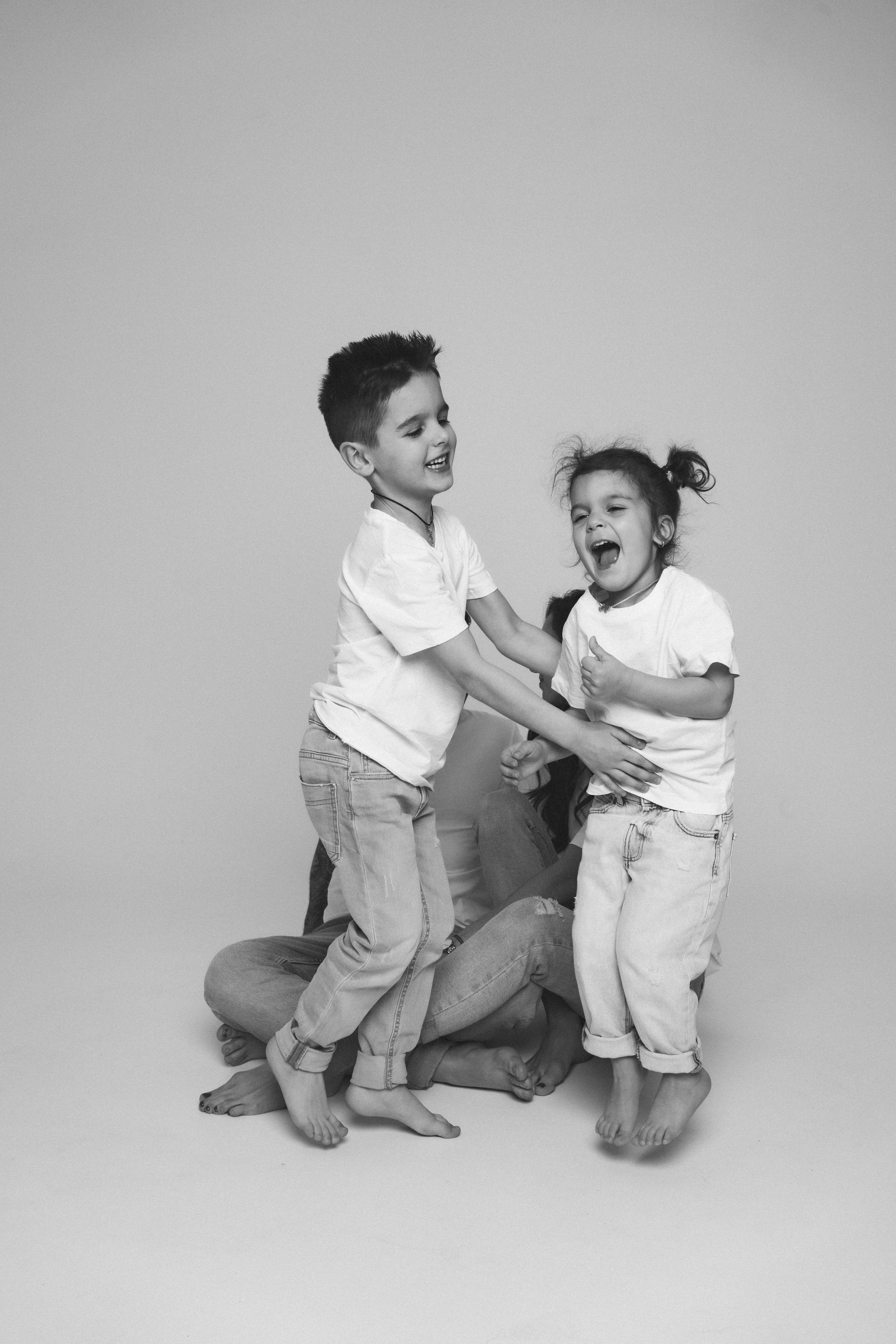 Ģimenes fotosesija. Sieviešu fotogrāfe Nadja Kraukle