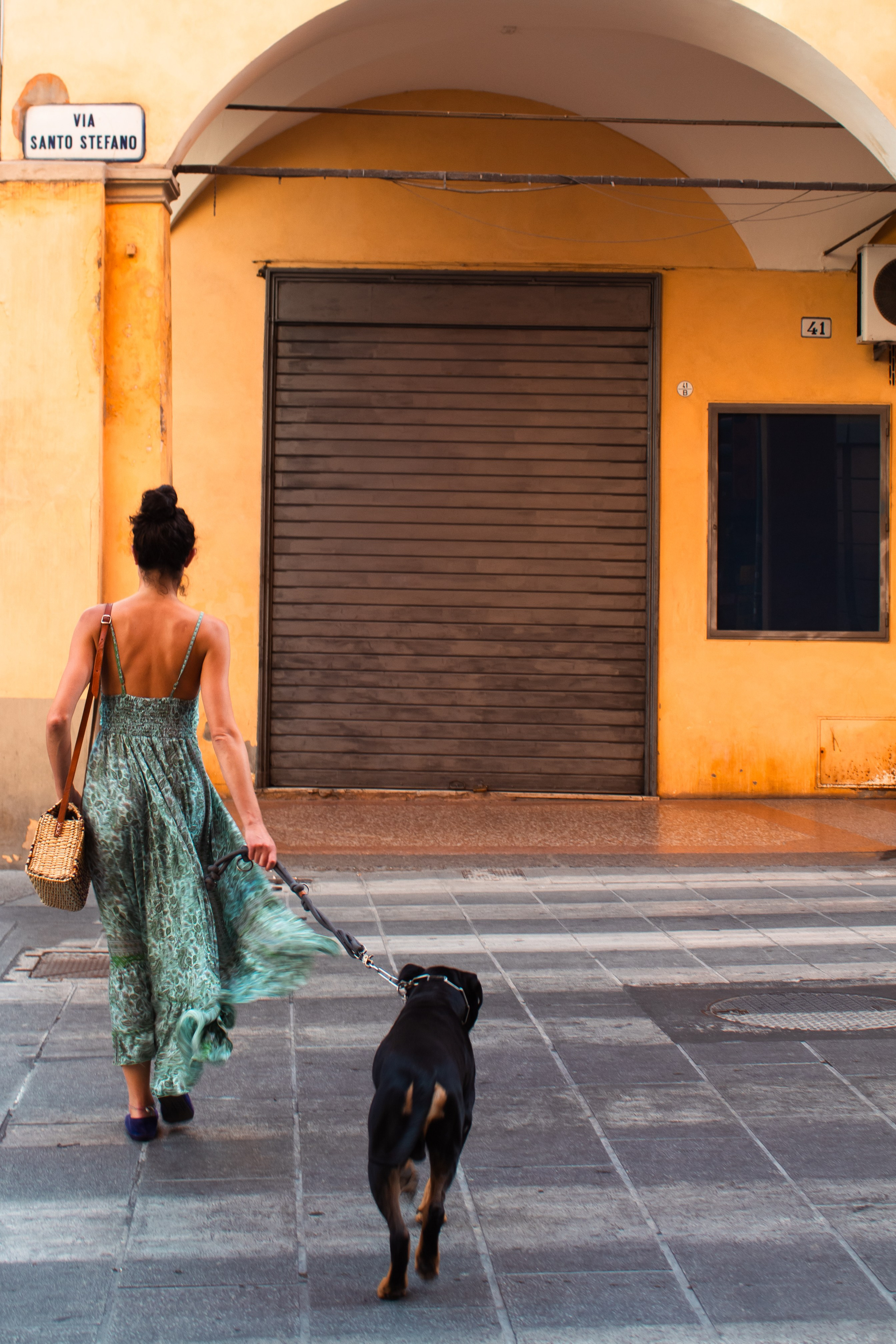 Italy. Look Around You