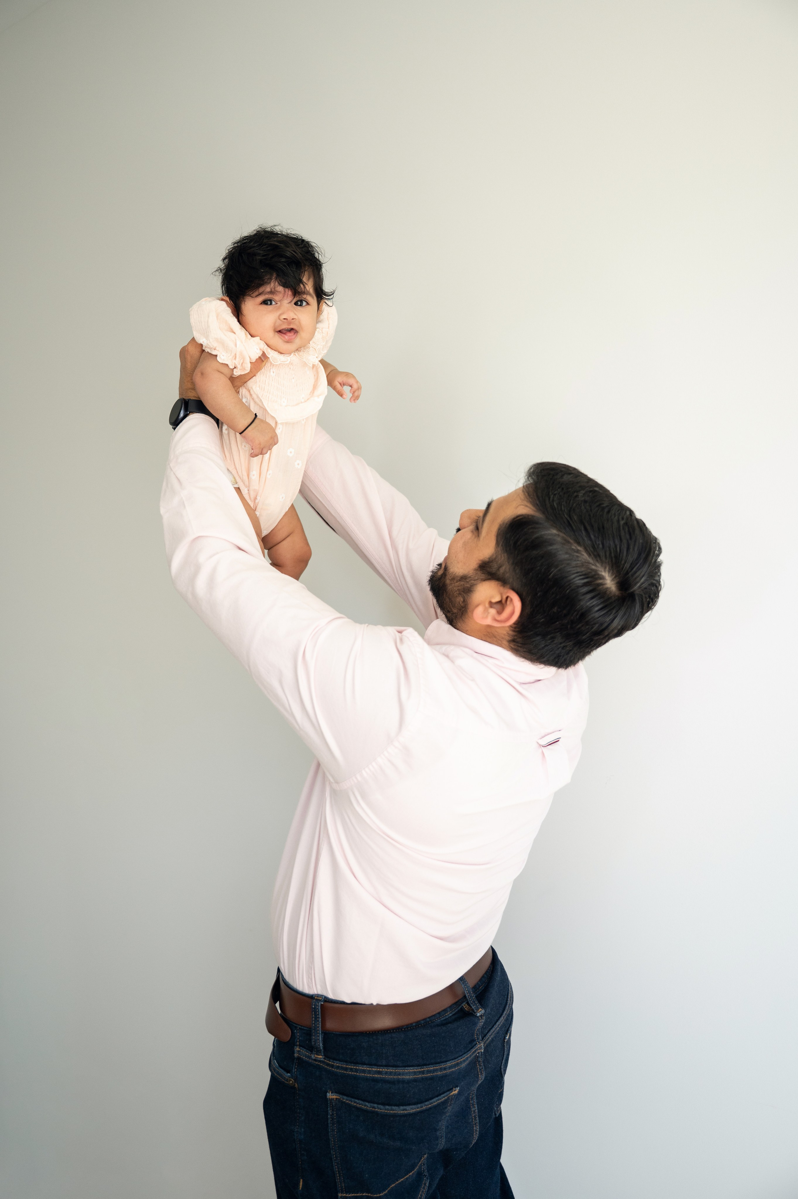 Lifestyle. In-home newborn photography Raleigh & area Katya Kulikova