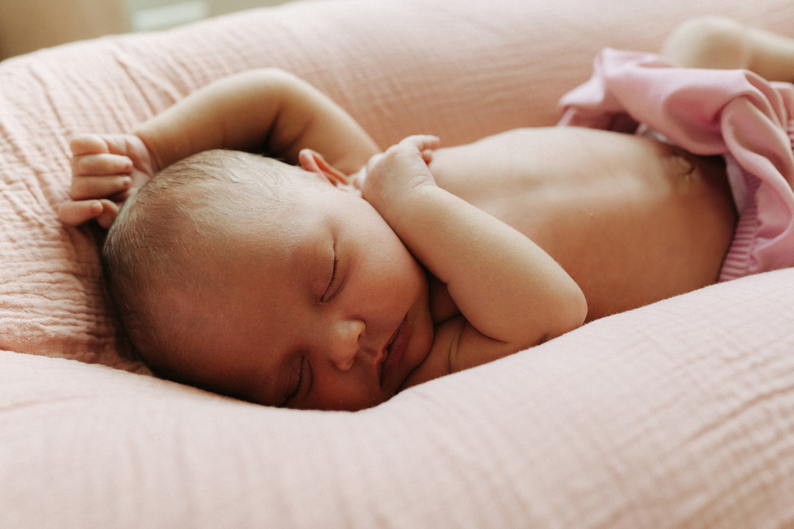 Newborn Photography at Home – Soft & Natural Moments. Alisa Tant — Family and newborn photographer Bucks County, Montgomery county, Philadelphia, NJ