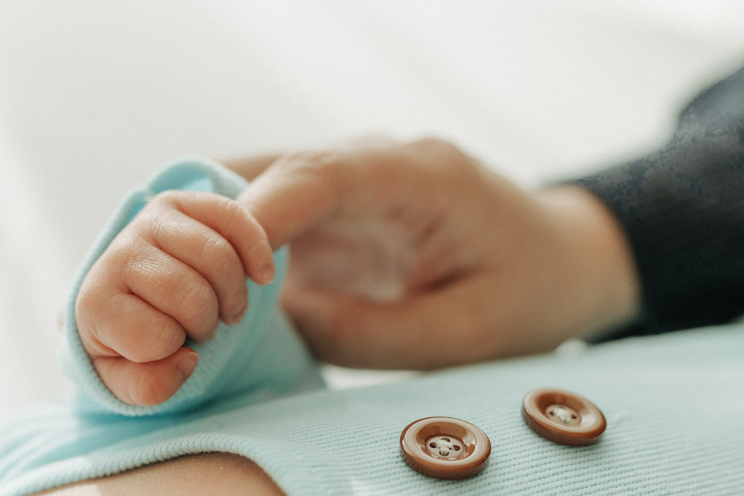 Cozy At-Home Newborn Photography – Warm & Emotional. Alisa Tant — Family and newborn photographer Bucks County, Montgomery county, Philadelphia, NJ