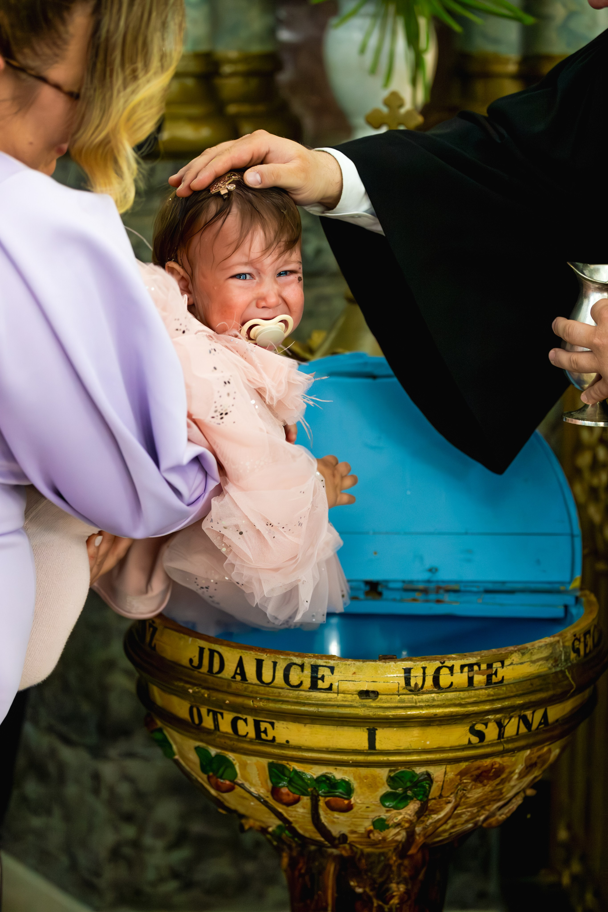 FOTOGRAFISANJE KRŠTENJA. Fotografi iz Backog Petrovca David i Andrea Stojanovic