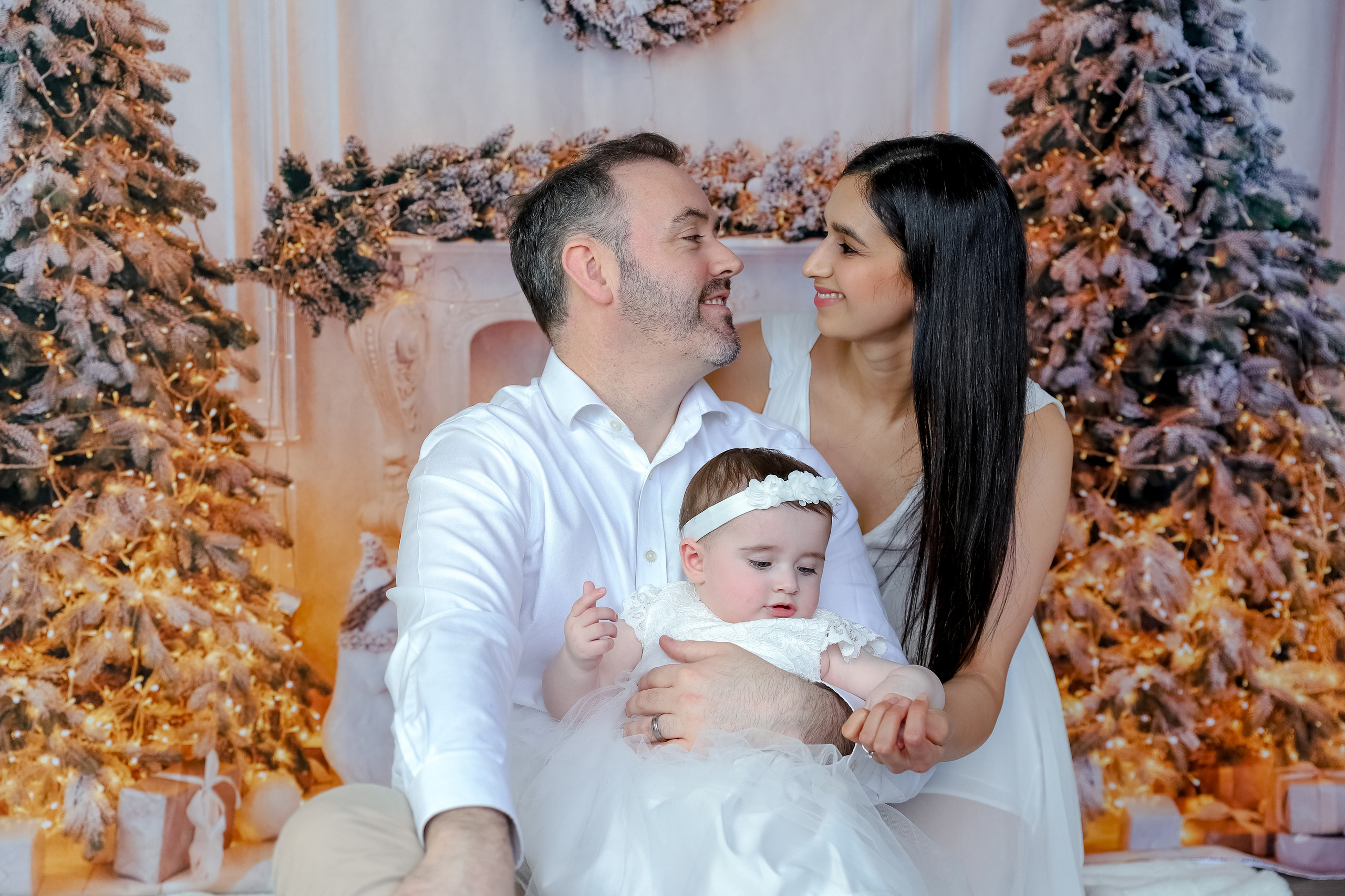 Christmas backdrop. Family & children’s photographer in Herts & West London Iryna Blair