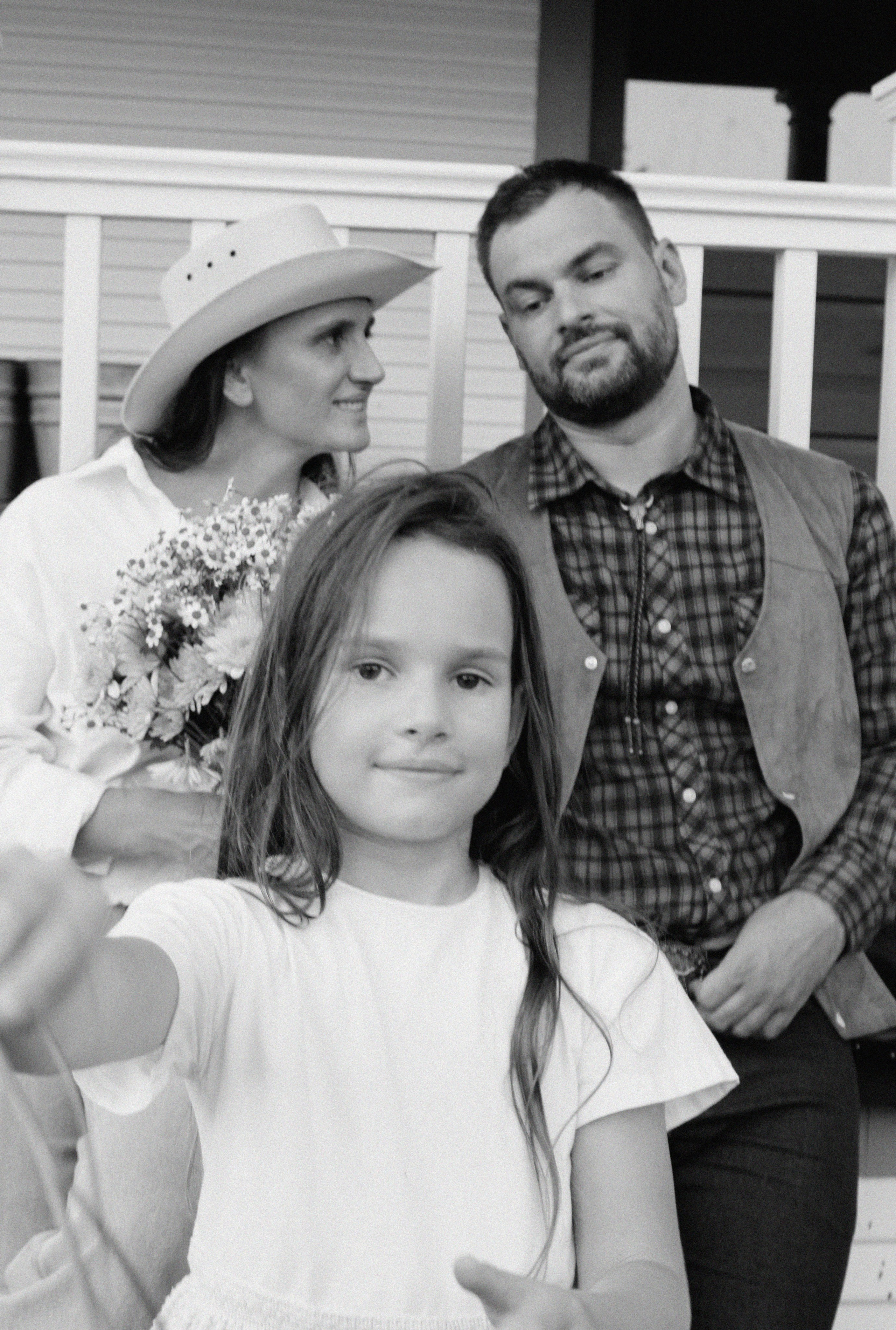 Texas Countryside Family Photoshoot in Cowboy Style. Lana Petrychenko — Portrait & Family Photographer. Valencia, Spain