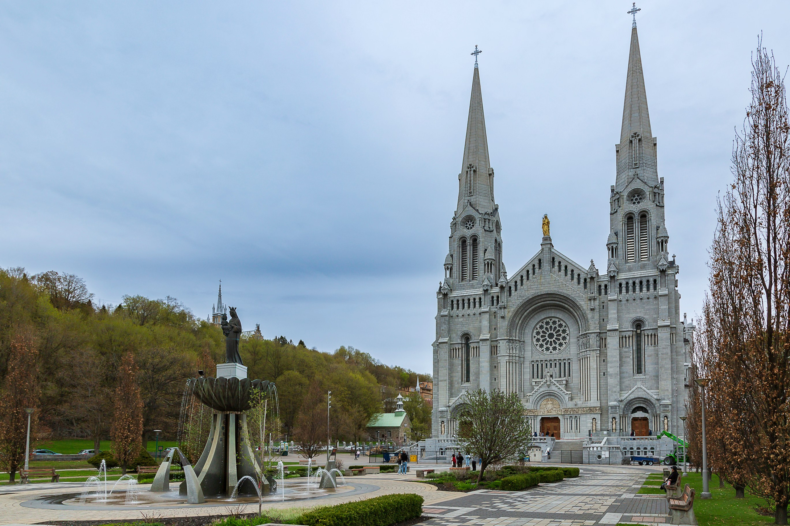 Sainte Anne de Beaupre et Quebec. Studioplaza8