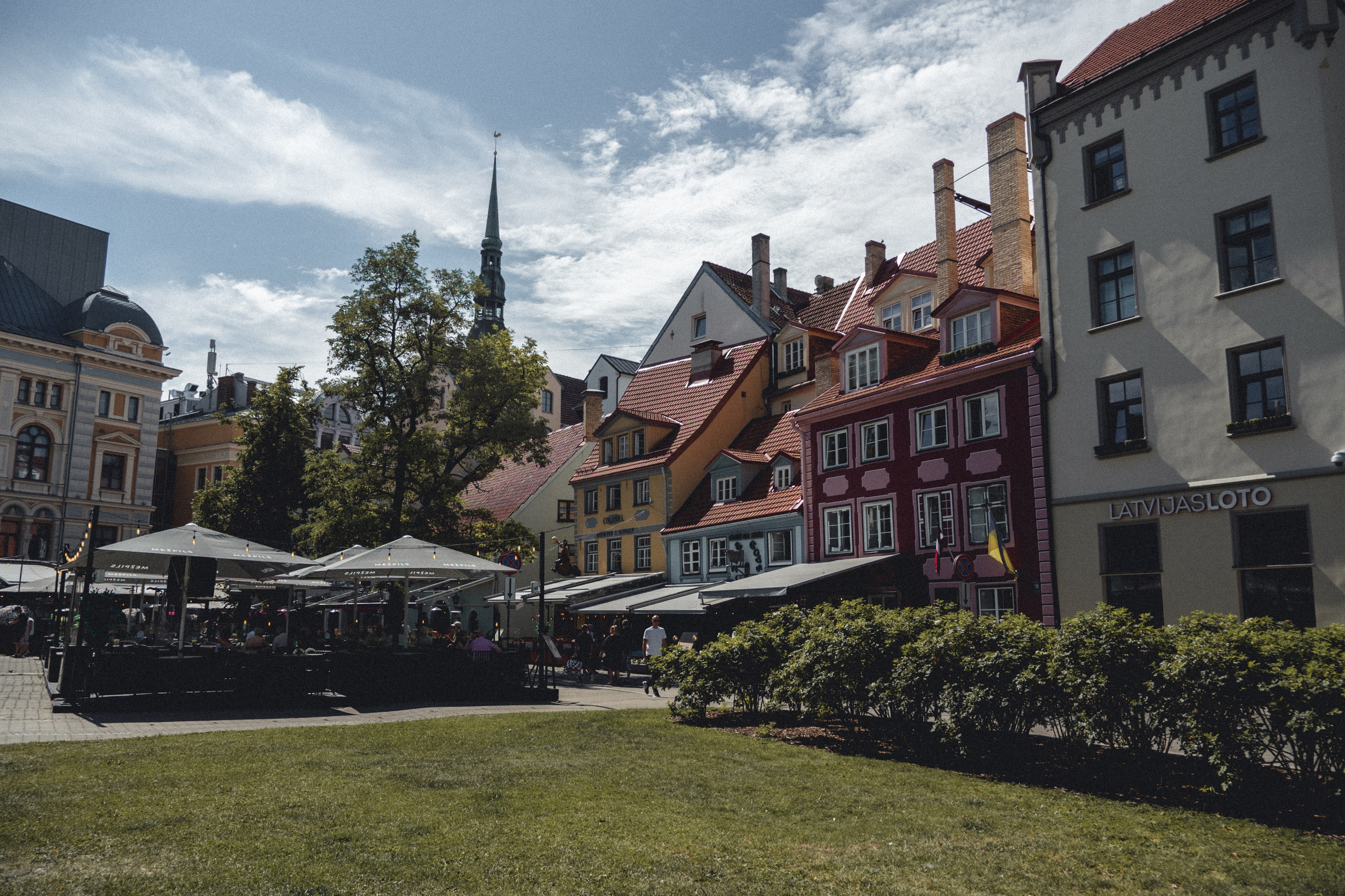Voyage à Riga. Photographe sur Cote d’Azur. Portraits de familles, couples, enfants, événements