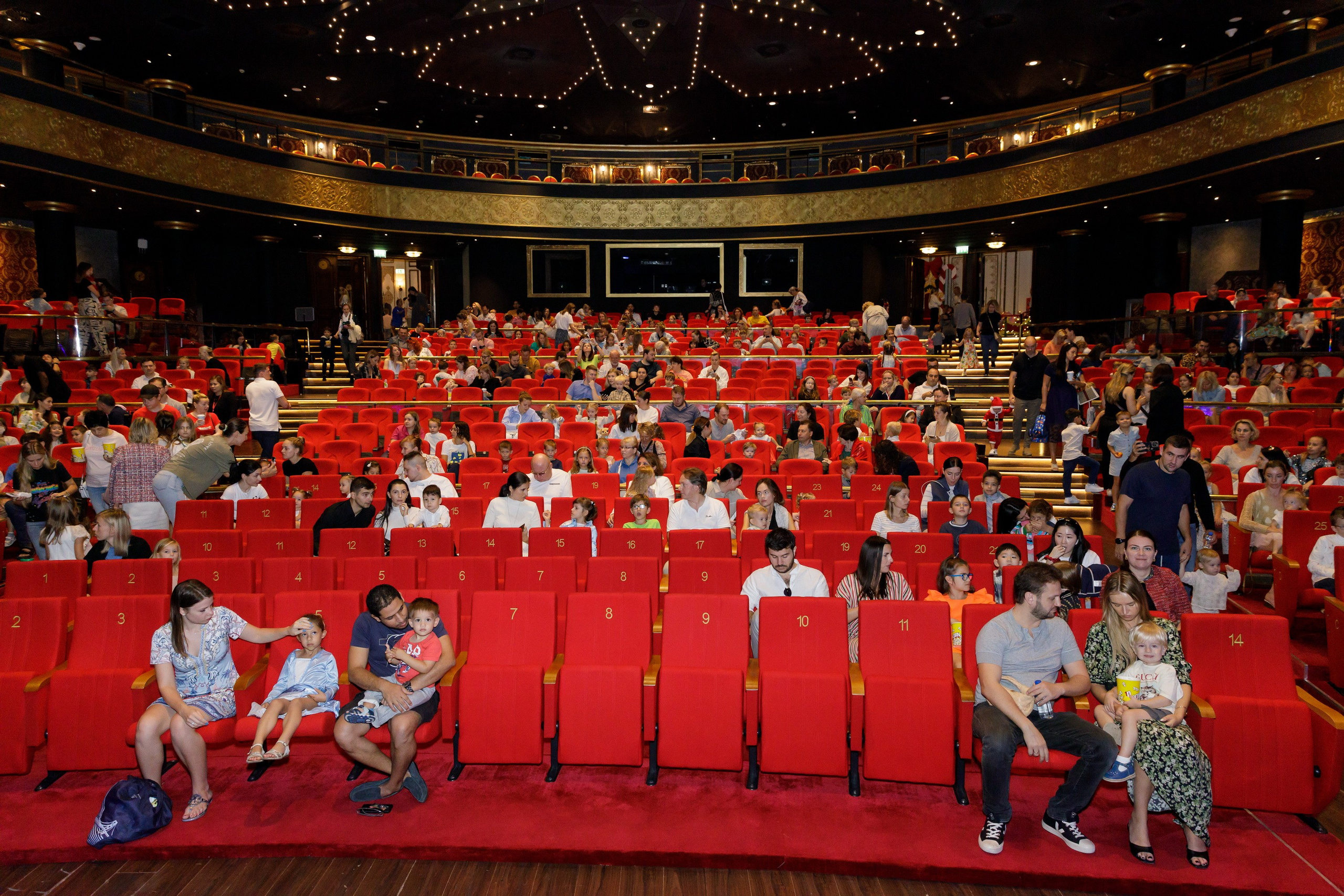 Новогодняя сказка для журнала Русские Эмираты, Дубай 2024. Фотограф Анна Кучерявая | Свадьбы и мероприятия в Дубае