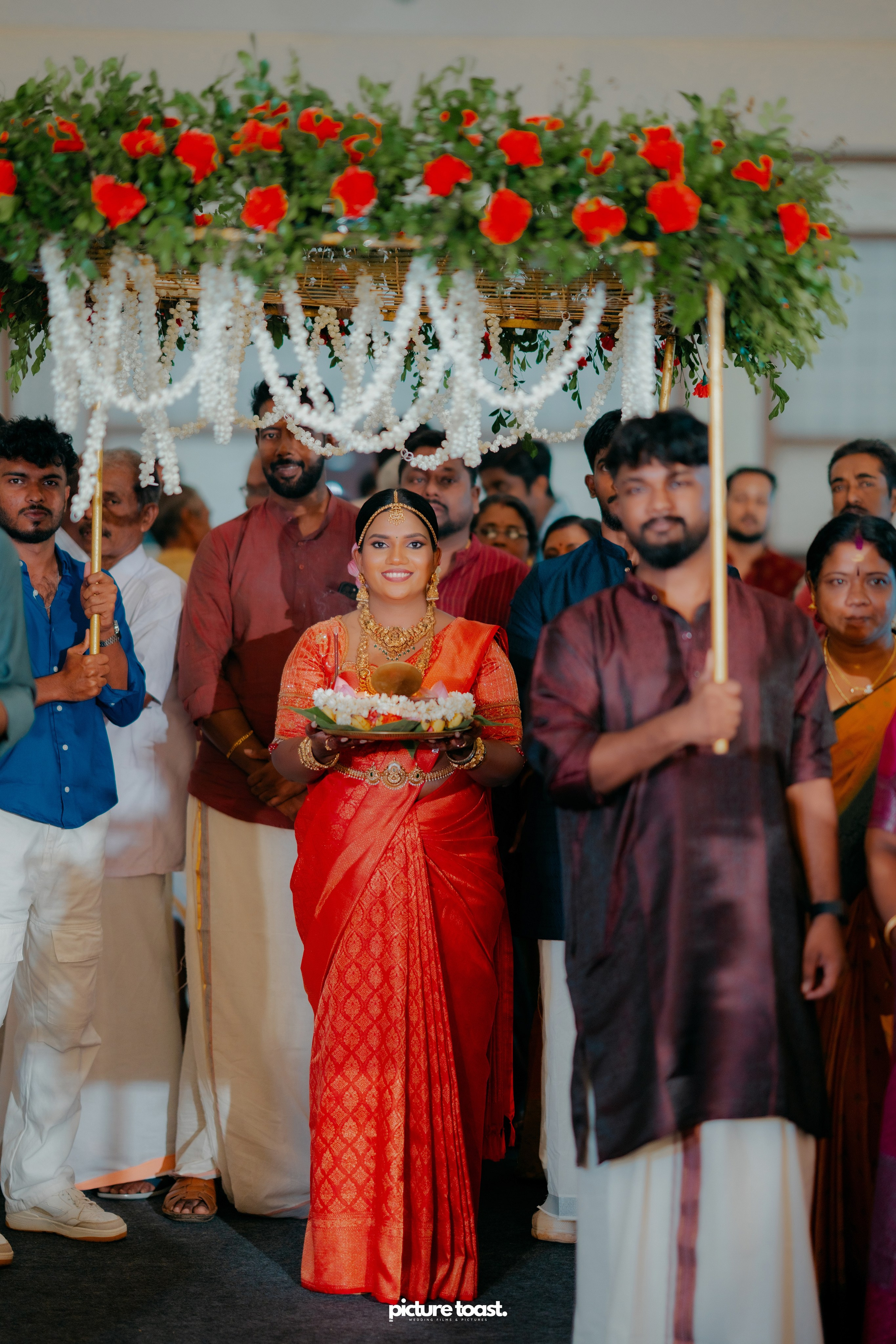 Traditional Kerala Hindu Wedding Ft. Anusree & Vishnu. Fine art Wedding Photographers in India & Canada