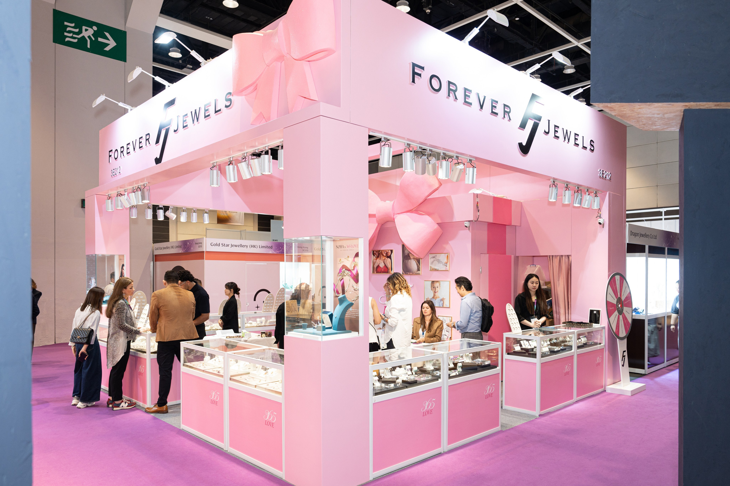 FOREVER5JEWELS. PHOTOGRAPHER IN HONG KONG (WEDDING, FASHION, FAMILY, EVENTS)