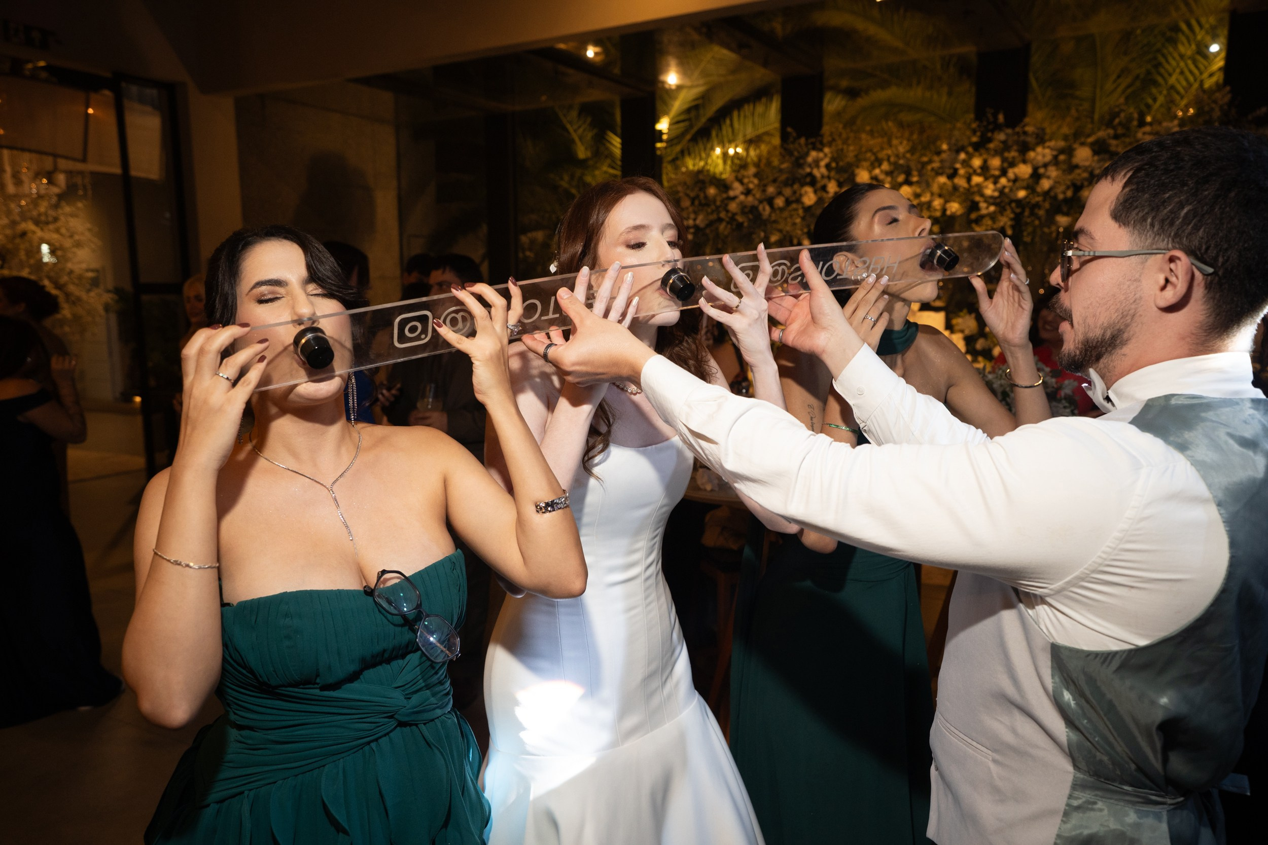 Fotografia documental do casamento de Ana e Igor em Belo Horizonte. No LIAC Pampulha, Edu e Josi captaram momentos únicos e espontâneos.