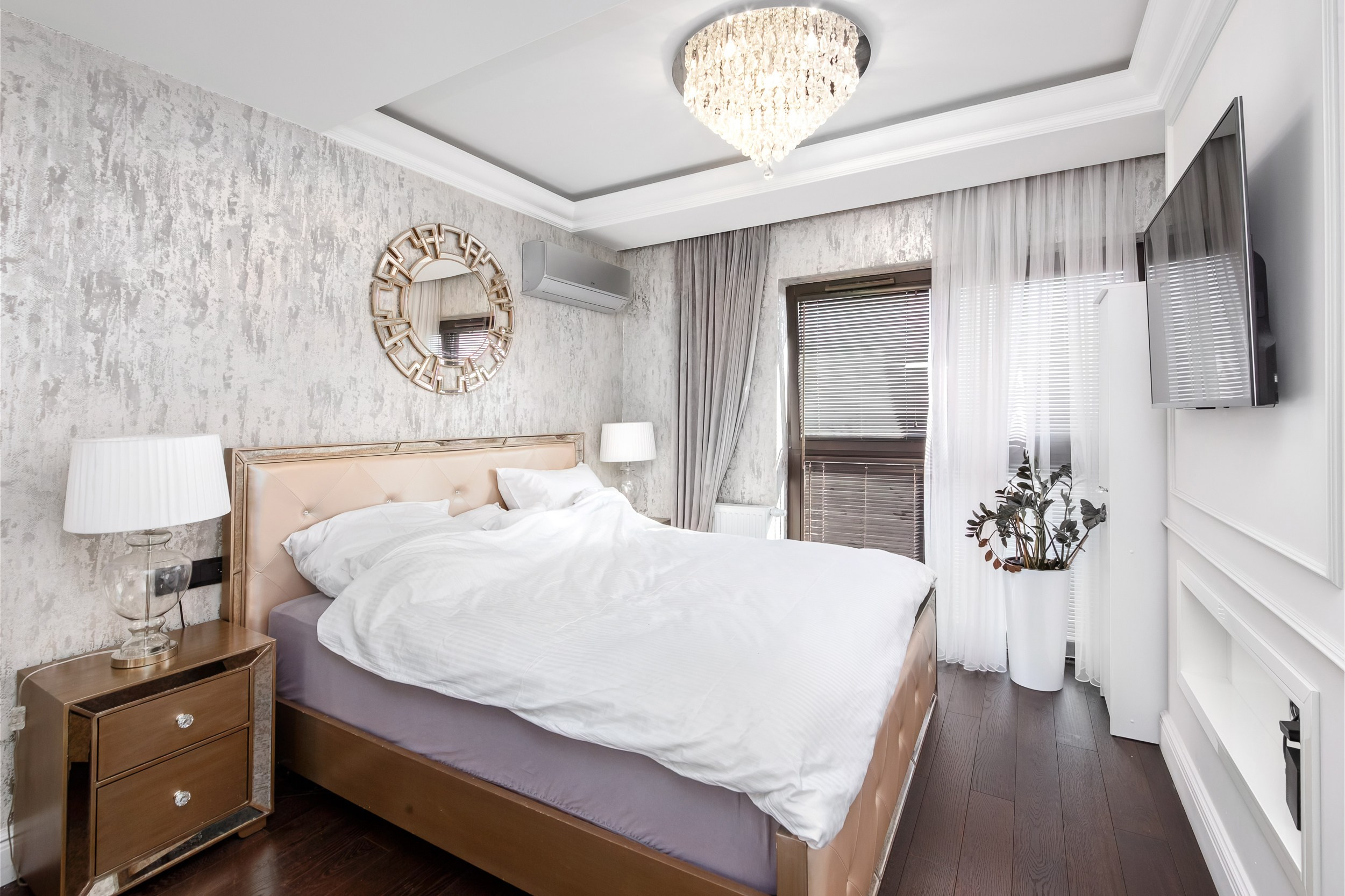 Fotografia nieruchomości, wnętrz, mieszkań, restauracji, biur i apartamentów. Wedding and portrait photographer in Poland Vitali Frozen