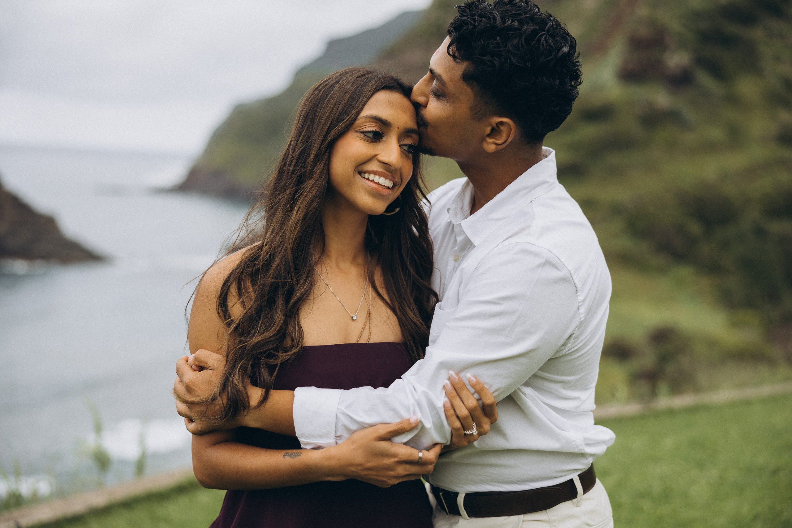 Hidden spot proposal in Boa Ventura with ocean and cliffs.