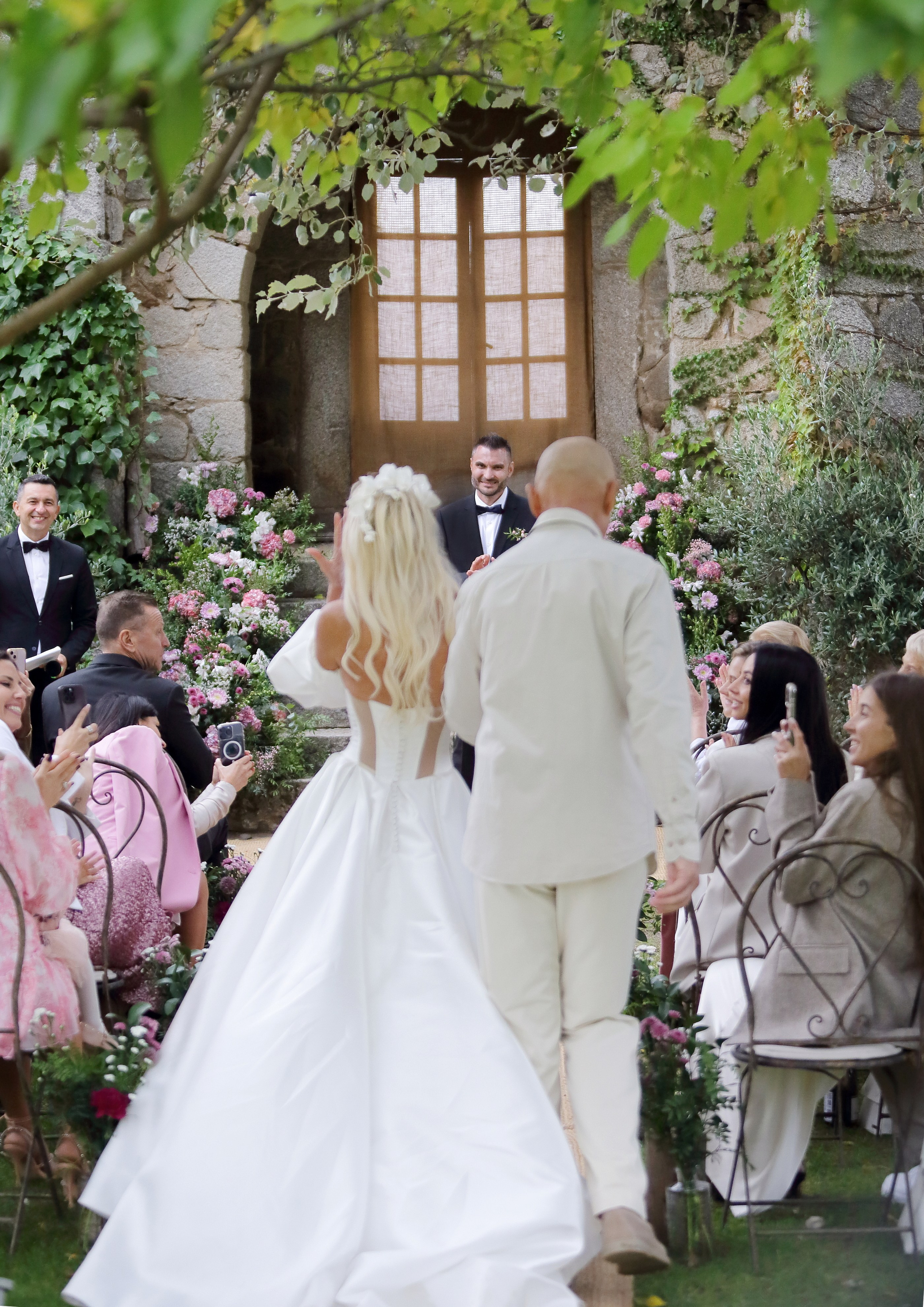 Madrid. Finca El Gasco. Luxury wedding, portrait, family photographer over Europe