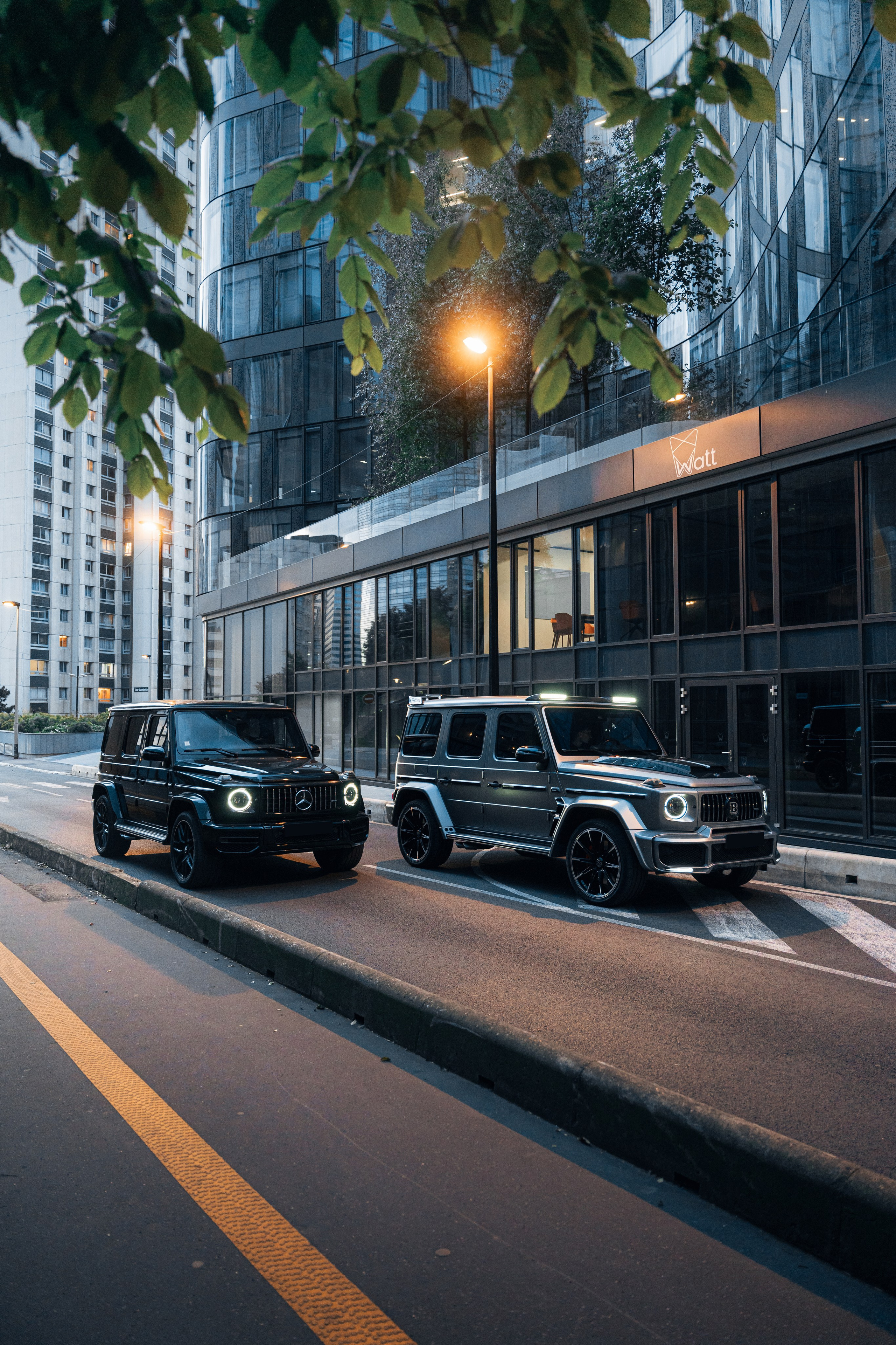 Mercedes G63 La Defense. Photographer in Paris — Vitalii Motruk