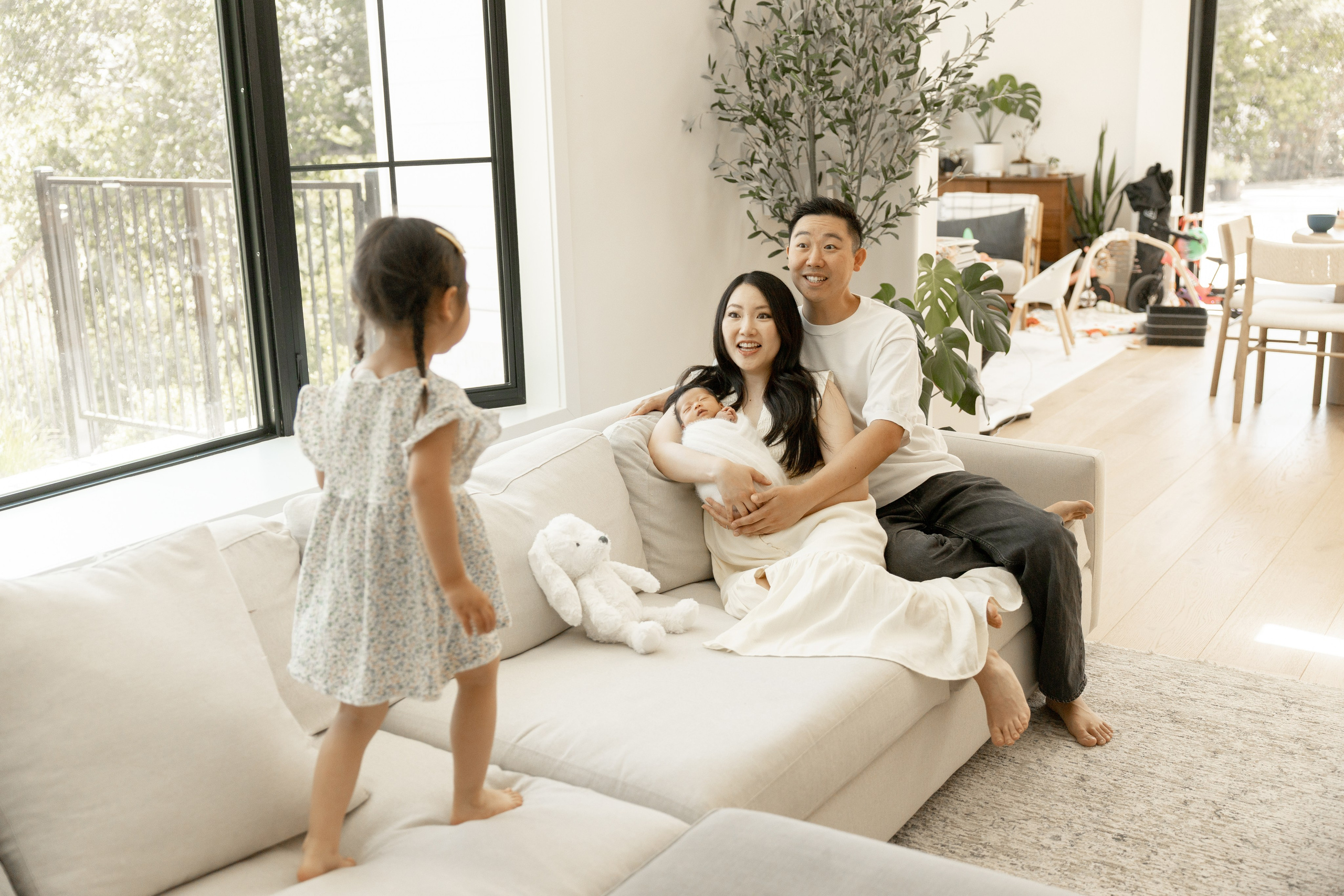 Newborn Lifestyle. Family photographer in Bay Area, California