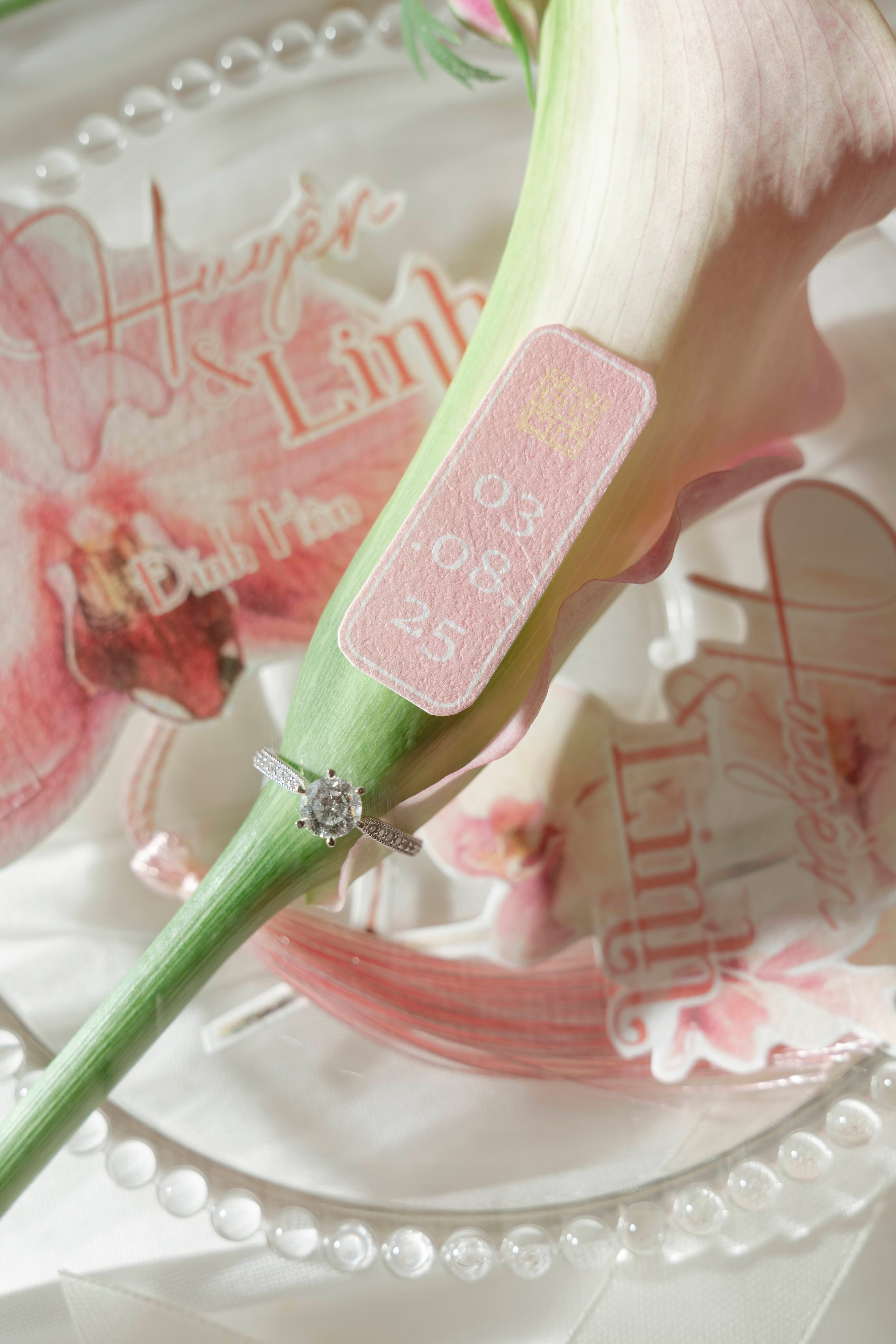 LINH & HUYEN. WEDDING PHOTOGRAPHER IN VIETNAM