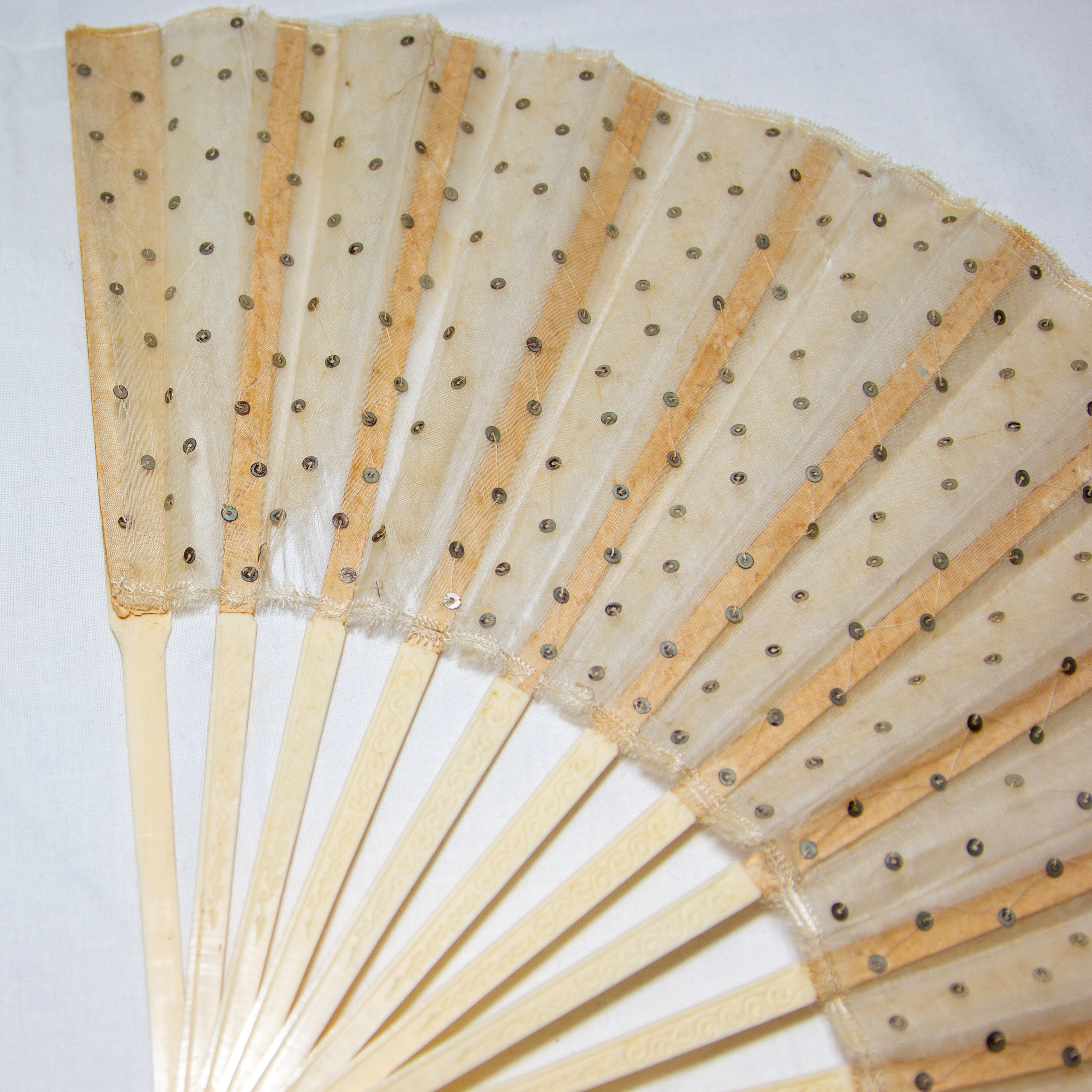 Whitefan. Современнные и актикварные украшения в Барселоне, Москве и Санкт-Петербурге