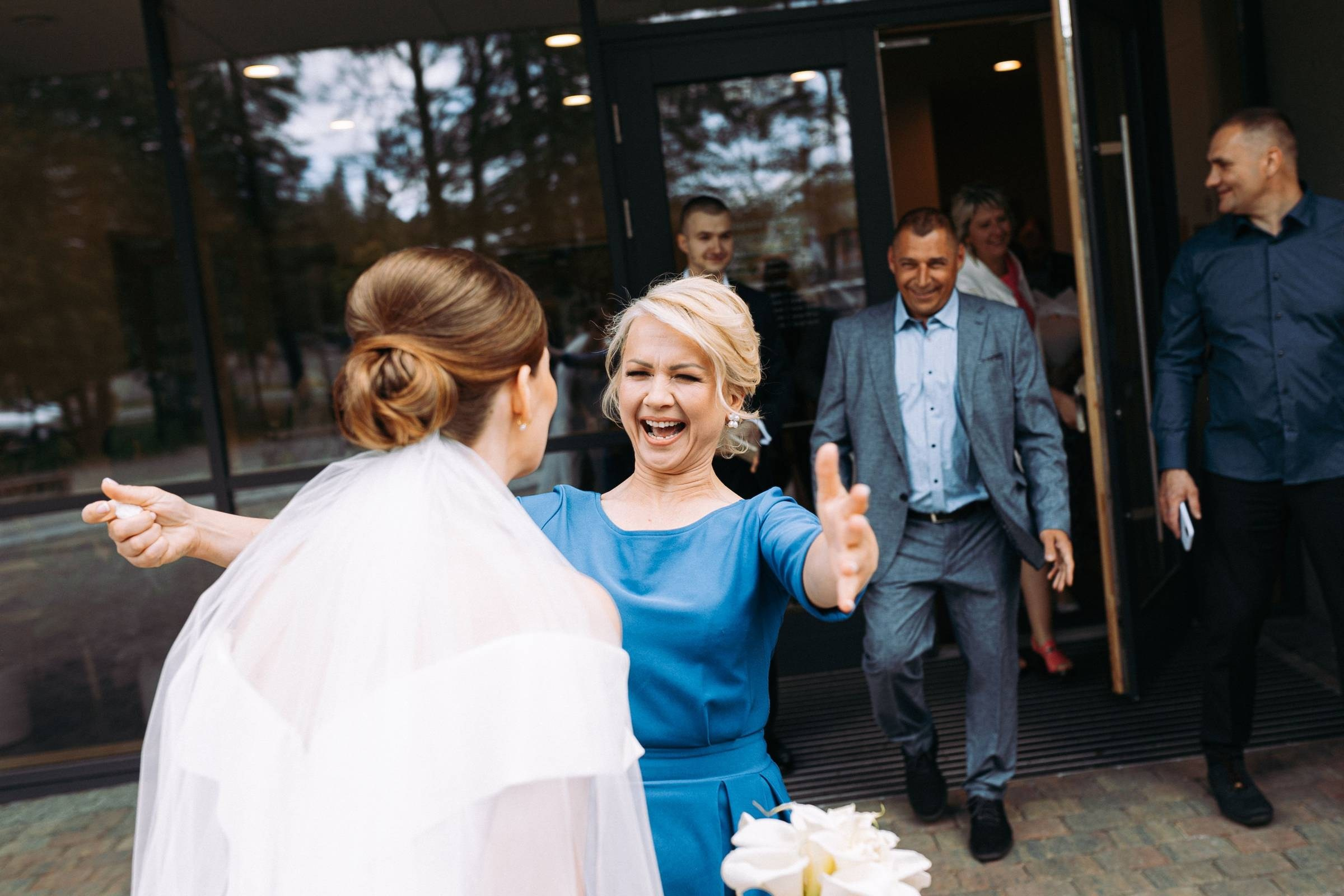 DZELTENAIS VAIRO PRIEKU