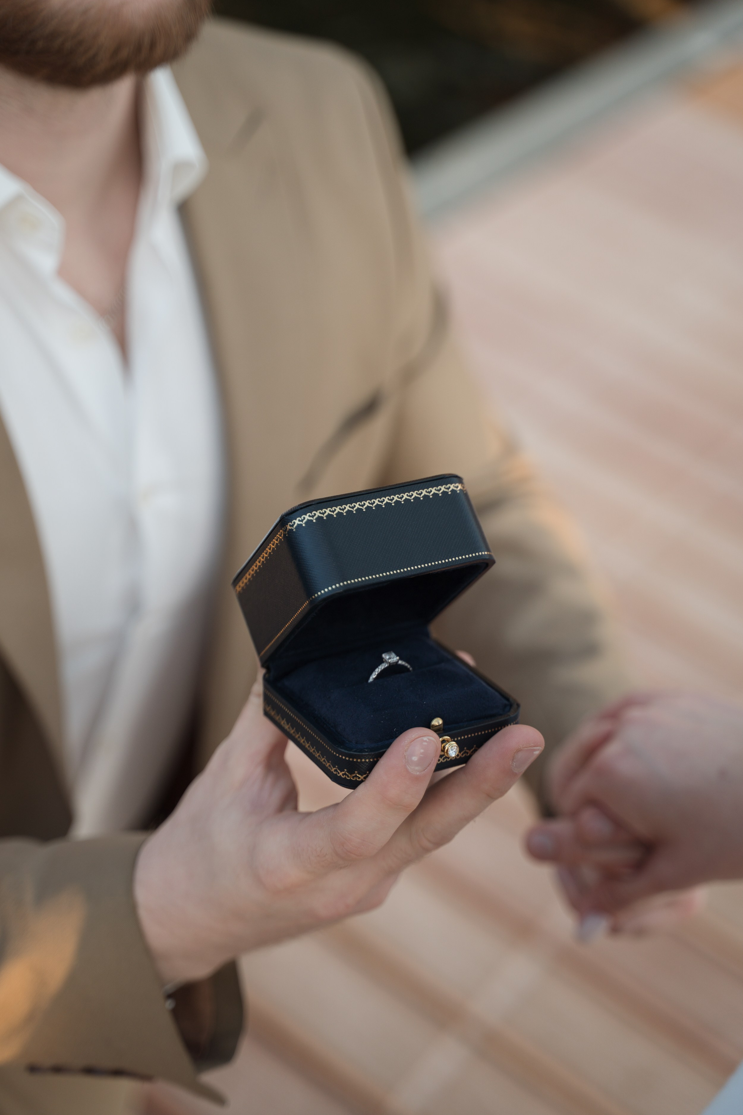 Varenna Surprise Proposal Photoshoot. Proposal Photographer in Lake Como
