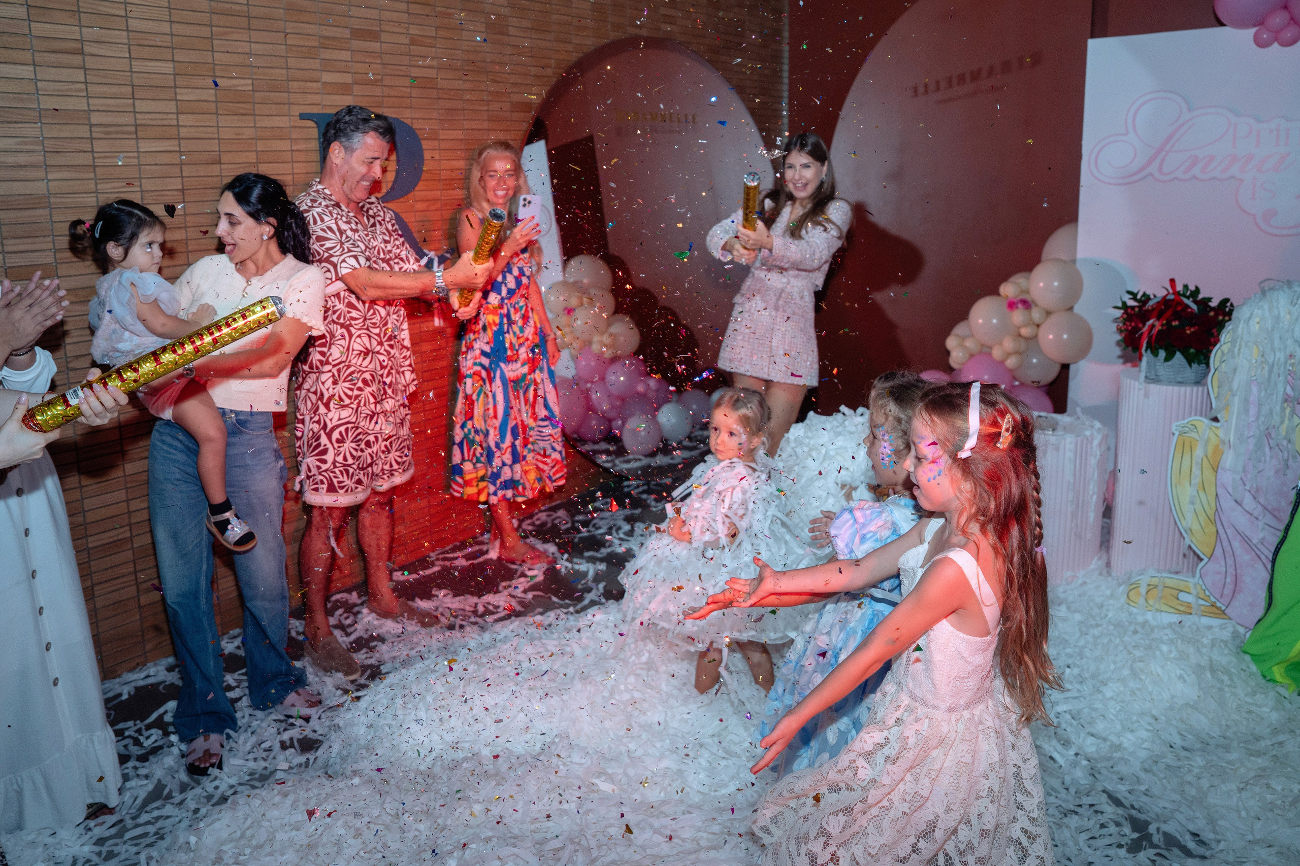 Family & Lifestyle Photography Dubai — Denys Gromov. Denys Gromov