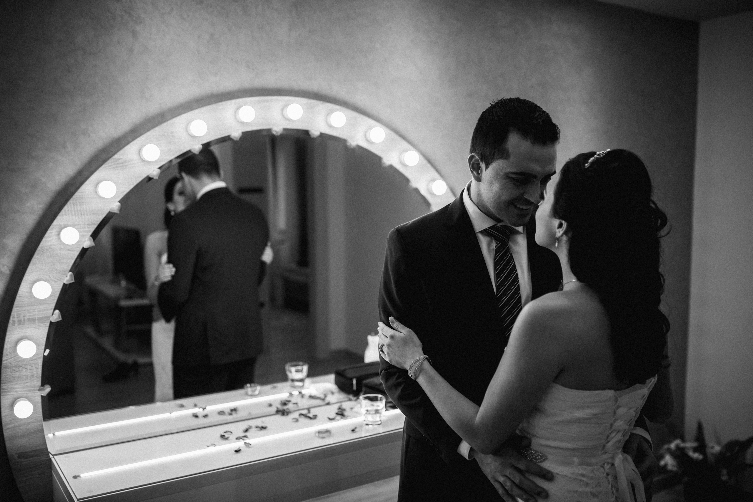 Ešli i Aleks. Wedding, family and destination photographer. Based in Serbia, available for the whole world