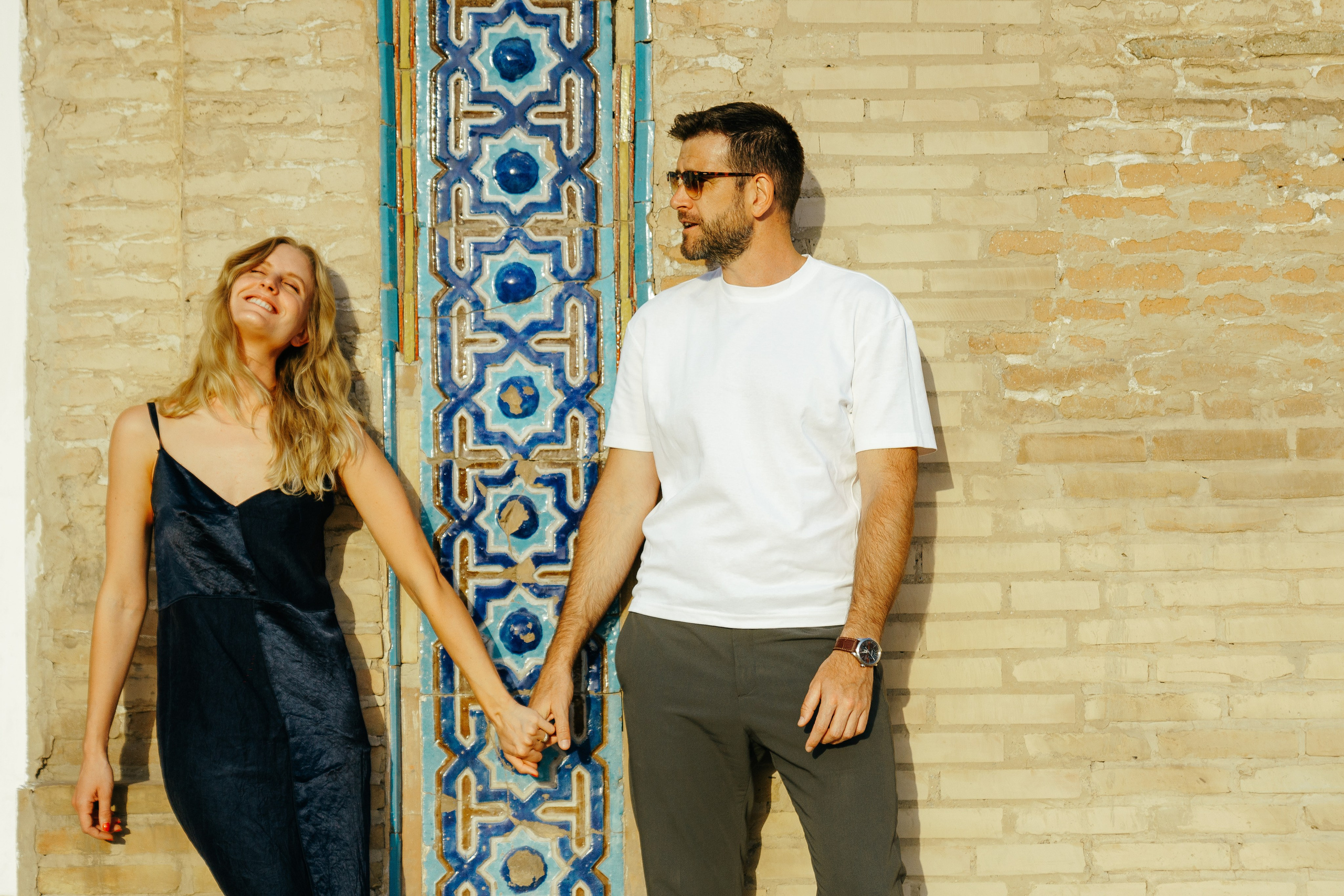 Love Story photoshoot in Samarkand with the backdrop of Gur-Emir. Photographer in Uzbekistan and Samarkand Djasur Marupov