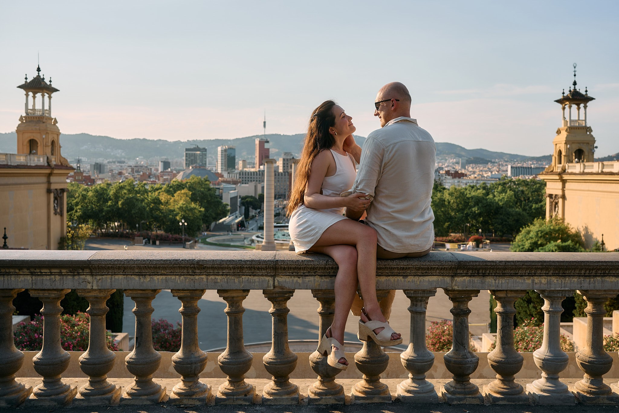 Description of the Montjuïc location for a  love-story or individual photo shoot in Barcelona, examples of photos taken at this photo spot. POSTCARD.BCN Photographer Kate in Barcelona. Love-story, family or individual photo shoots